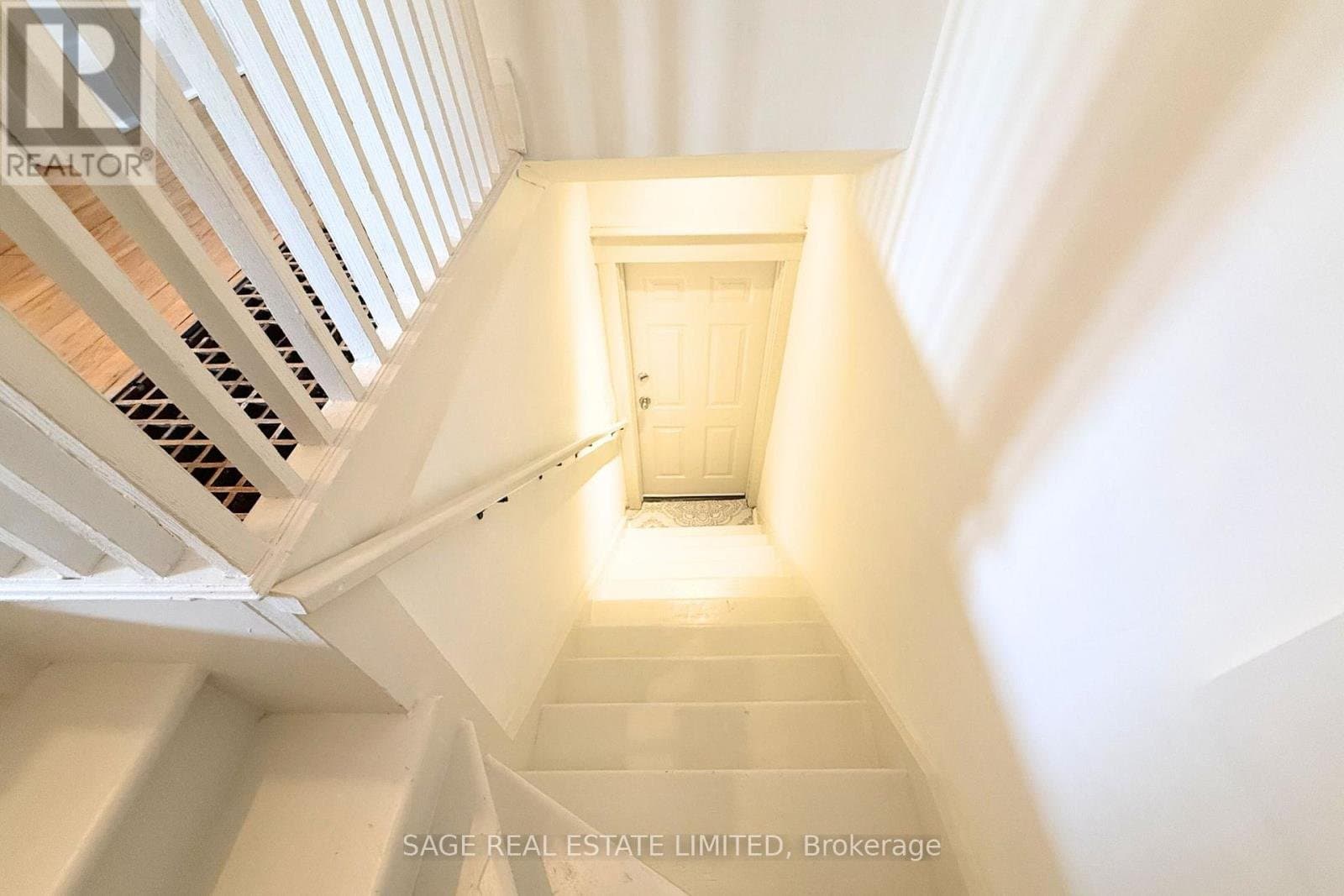 129 Gilmour Avenue - Photo 3