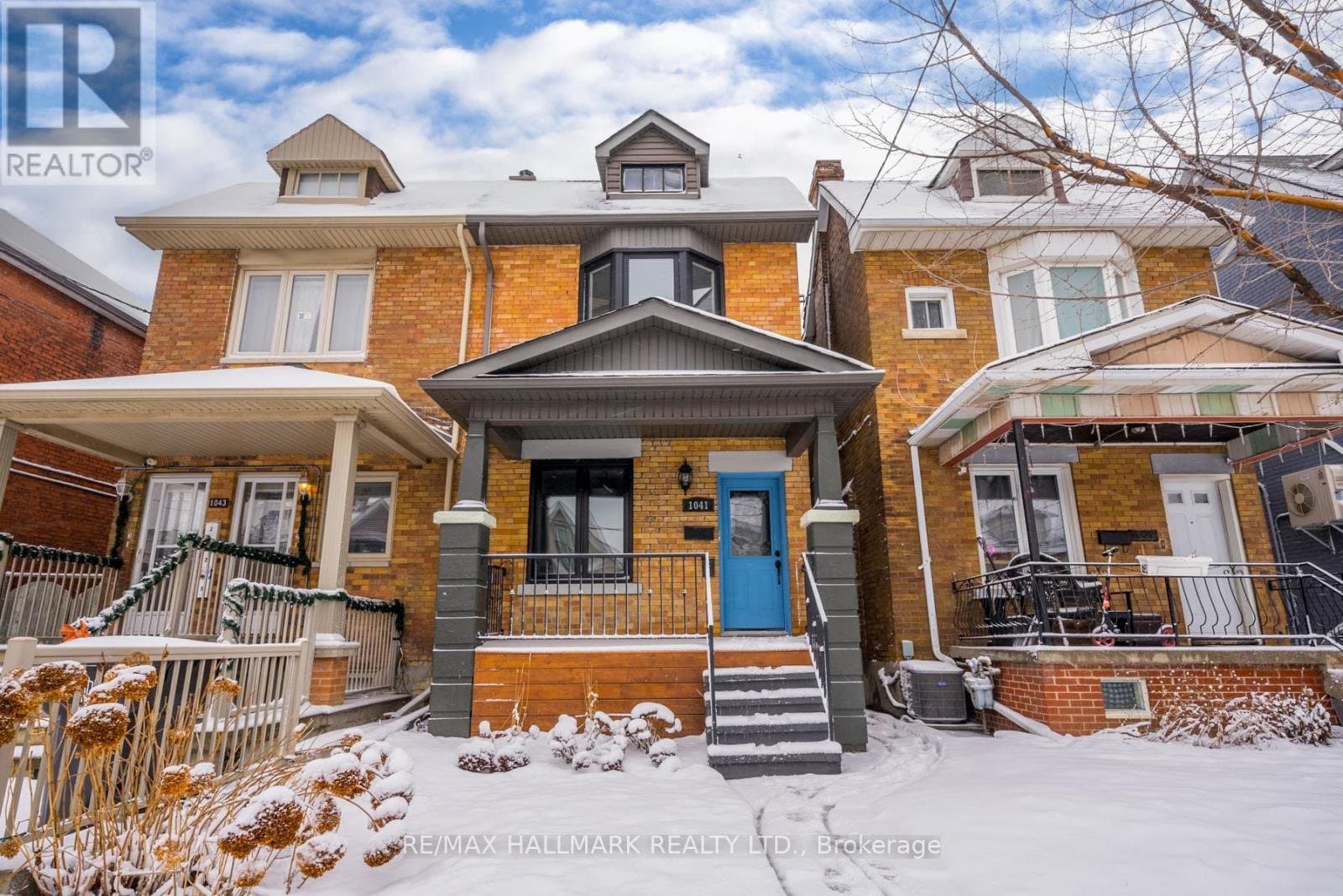 1041 St Clarens Avenue - Photo 2