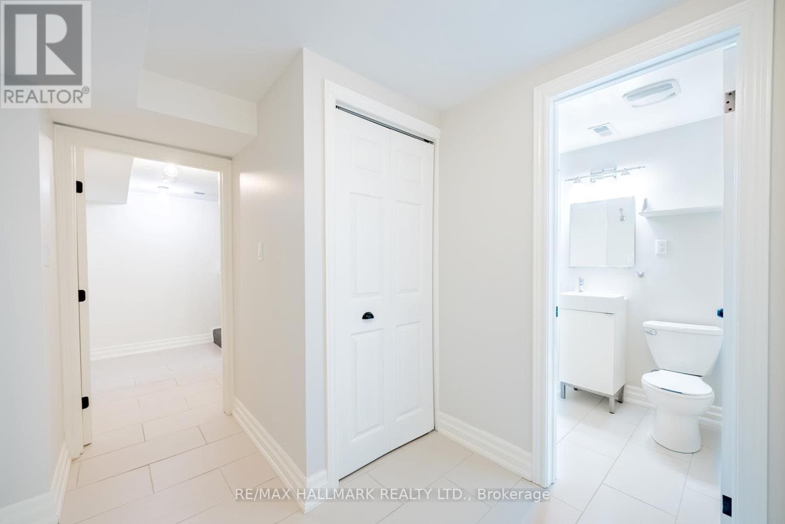 1041 St Clarens Avenue - Photo 3