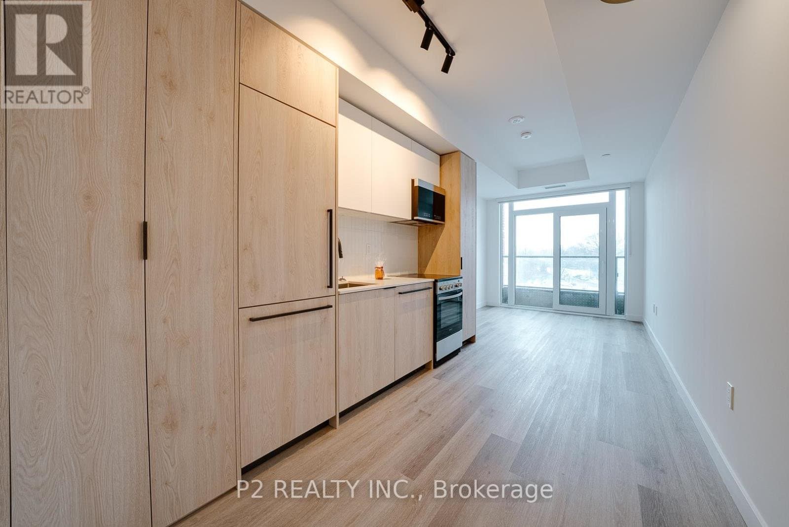 1635 Military Trail