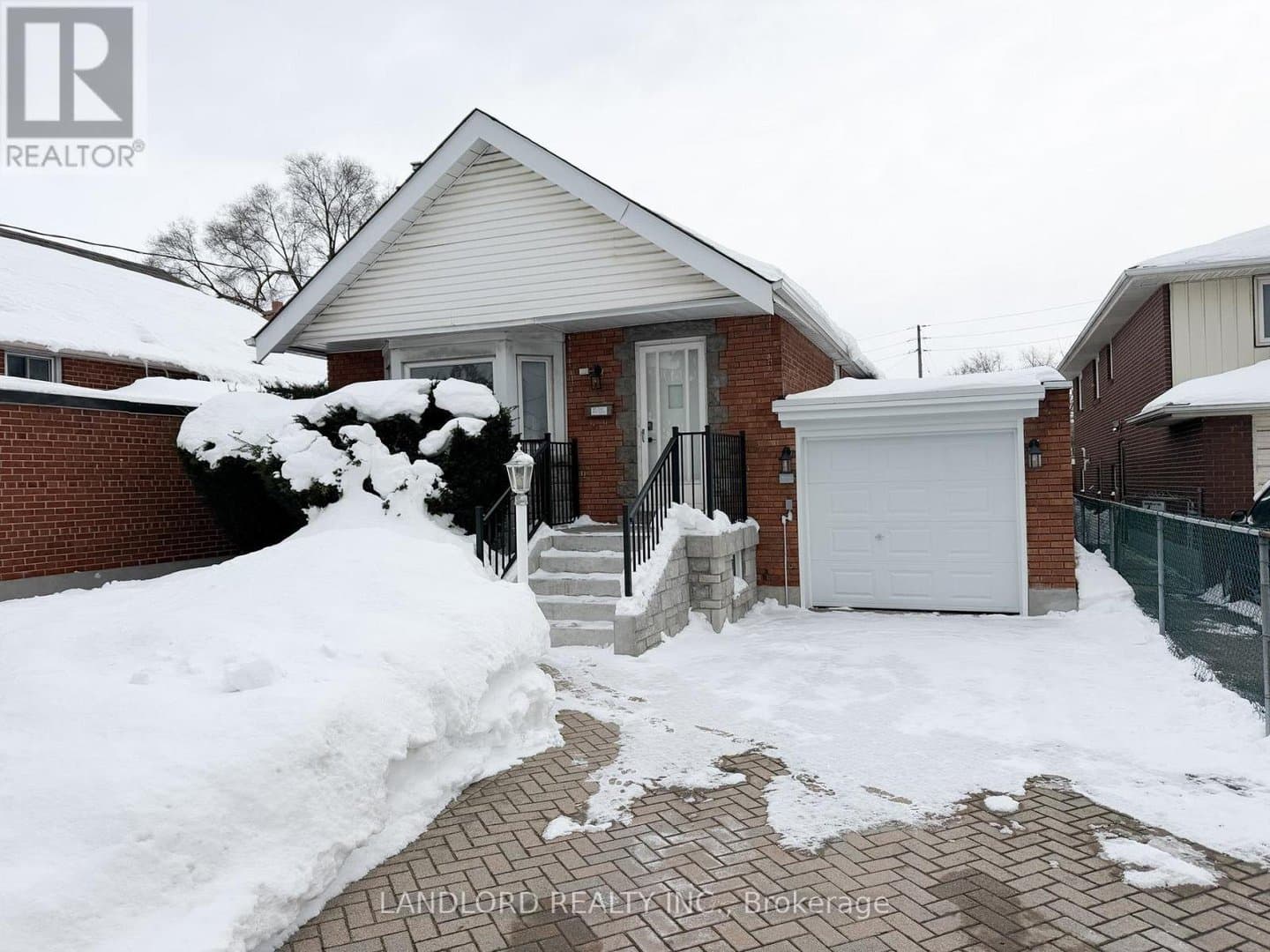 3 Davies Crescent