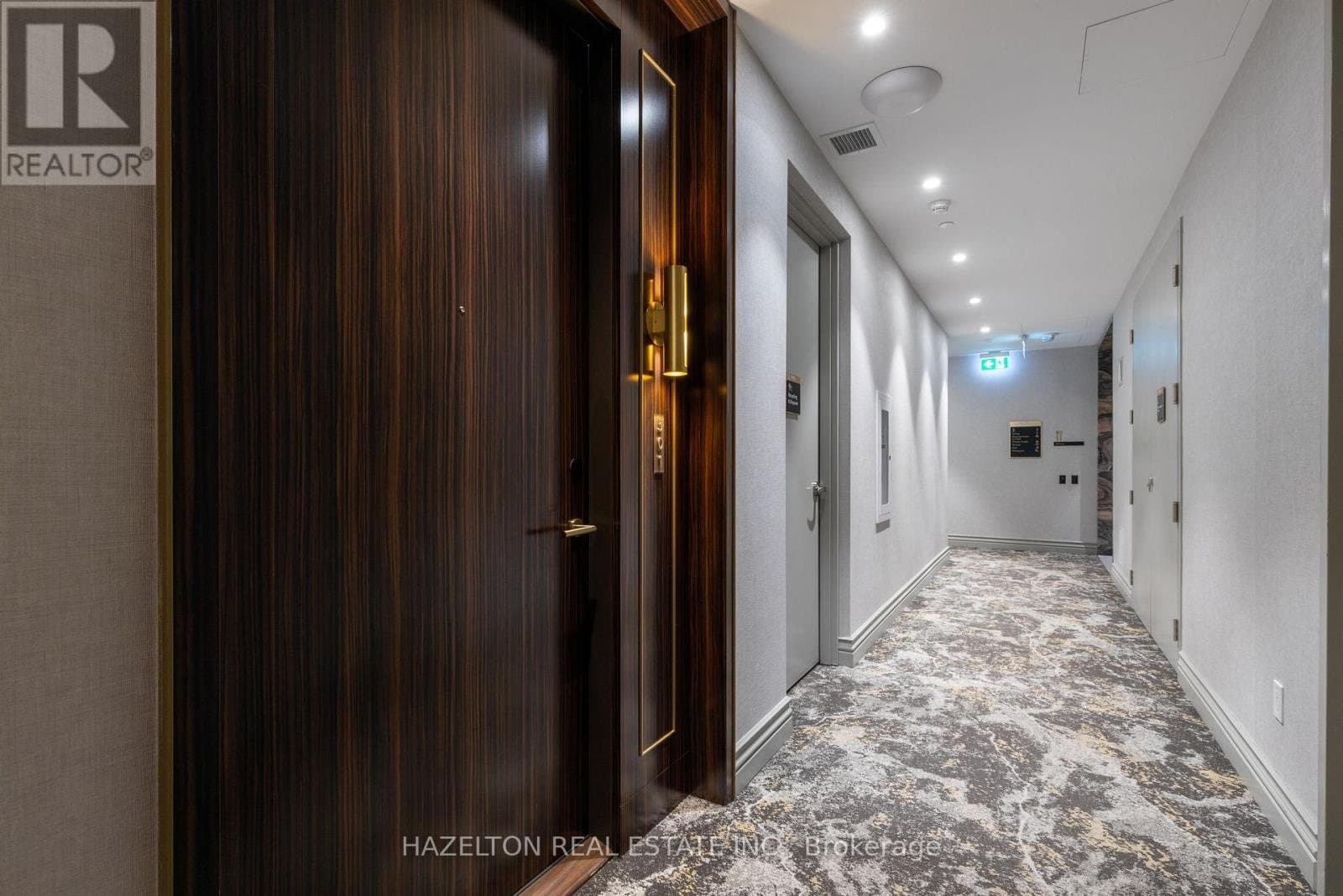455 Wellington Street - Photo 2