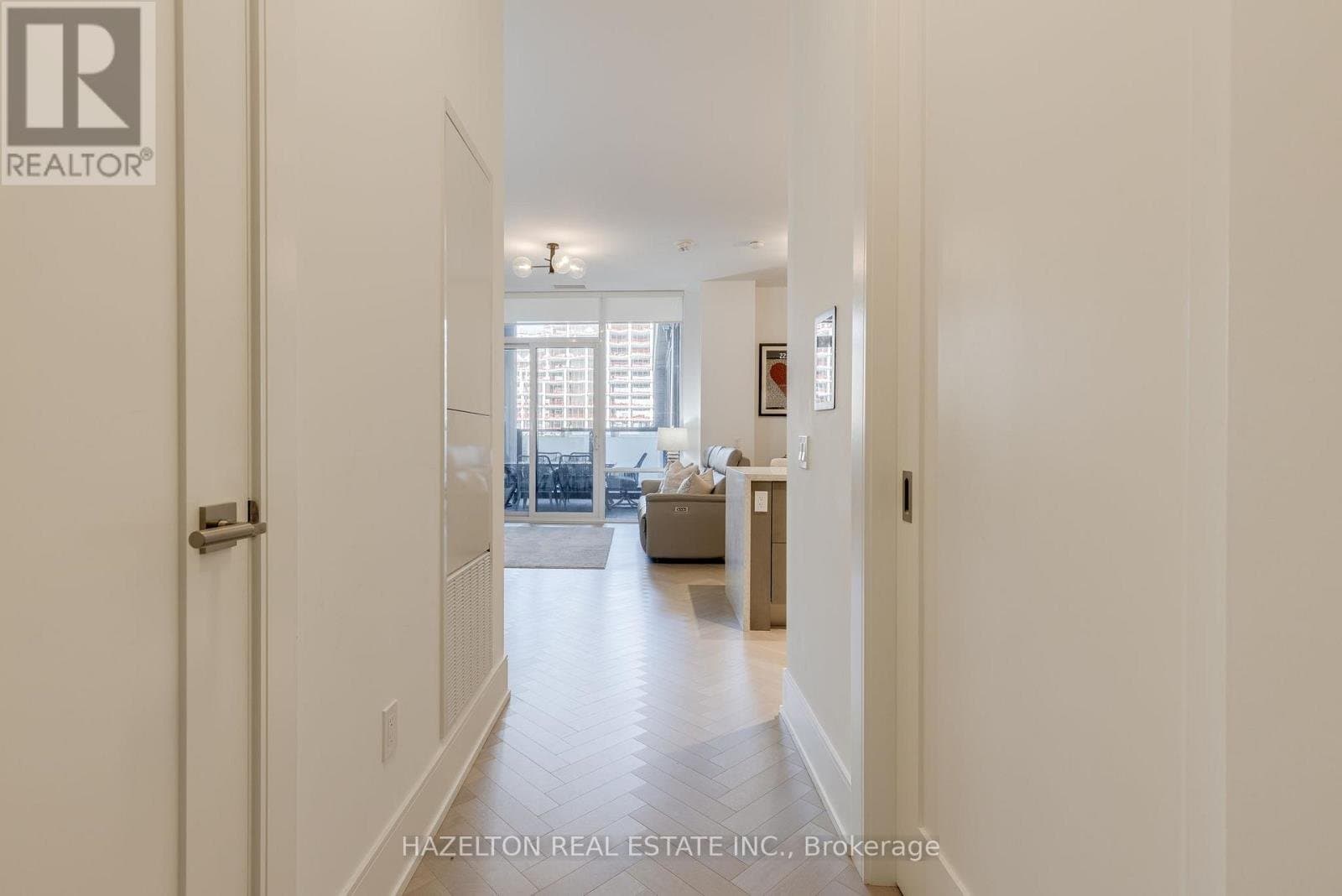 455 Wellington Street - Photo 3