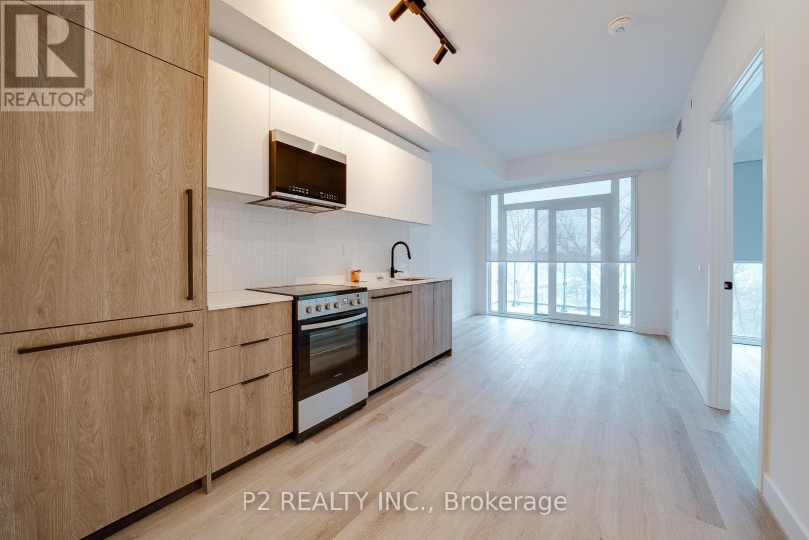 1635 Military Trail