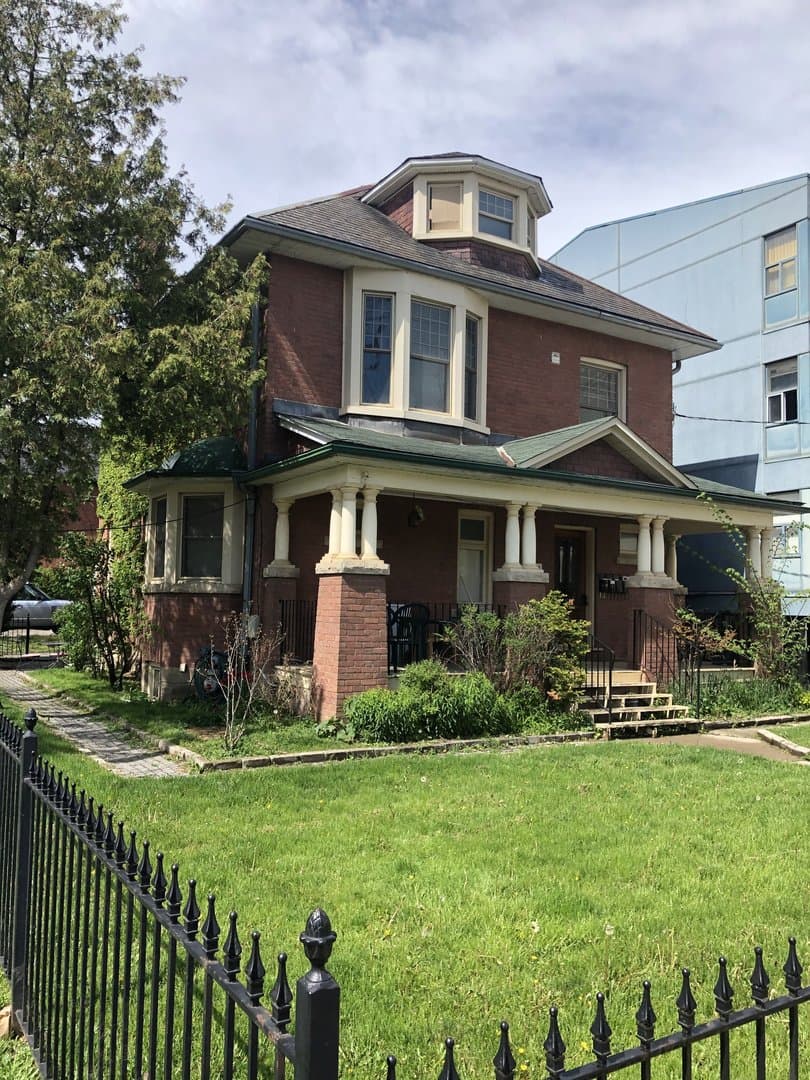 1478 Queen Street East - Photo 2