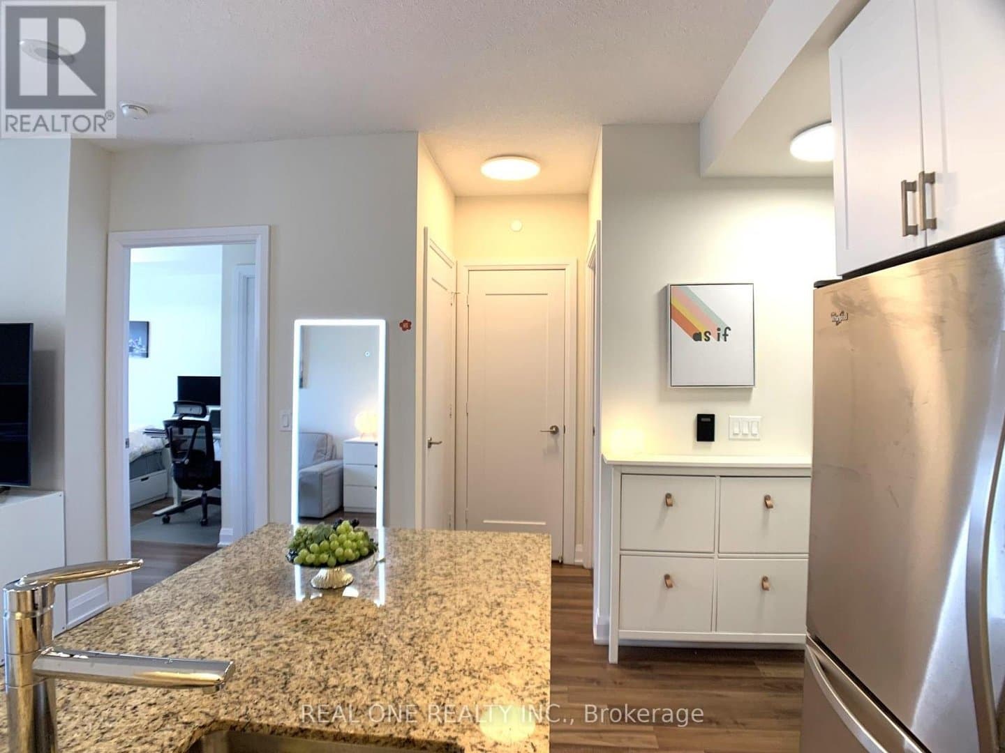 18 Graydon Hall Drive - Photo 3