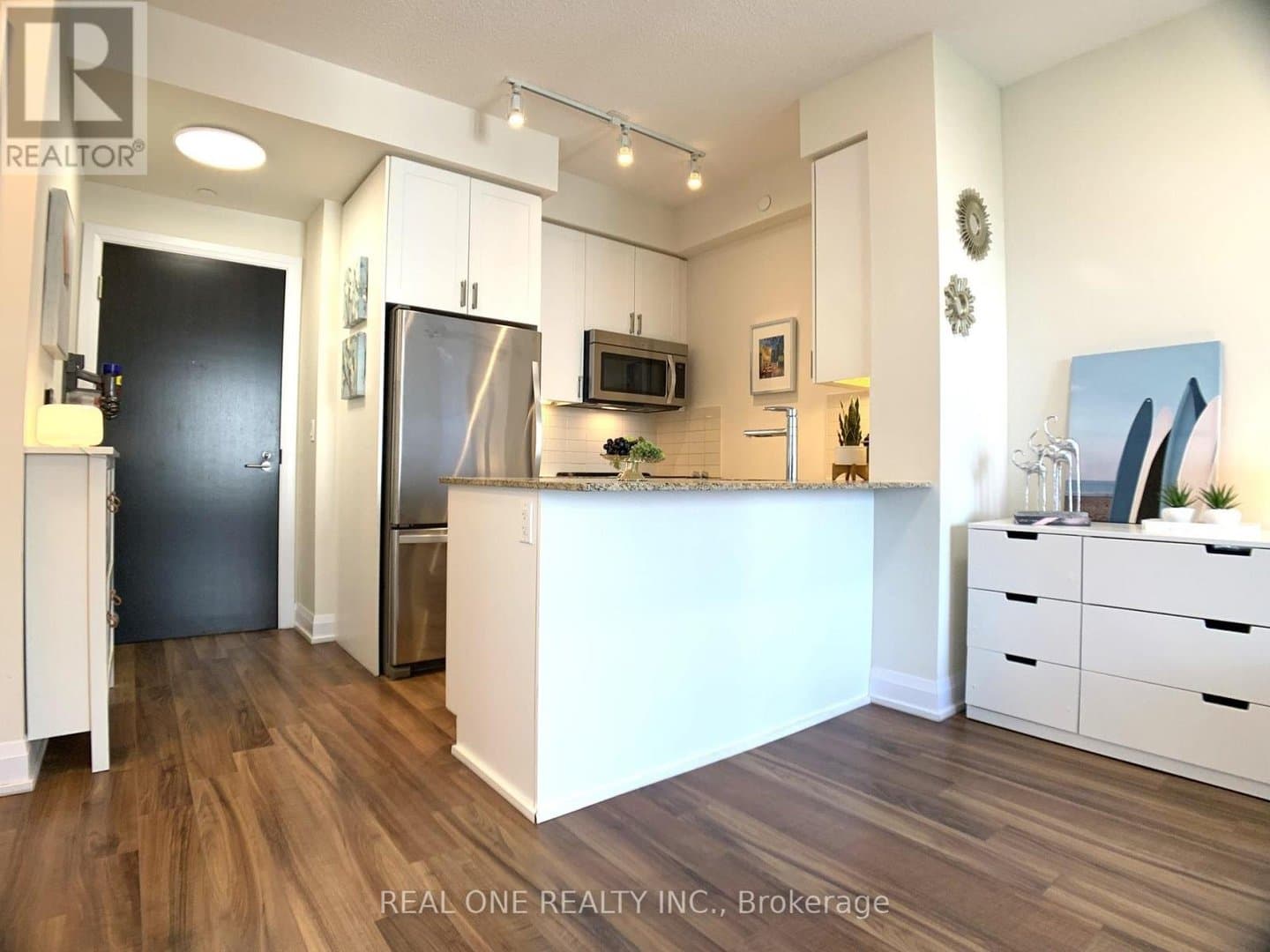 18 Graydon Hall Drive - Photo 4