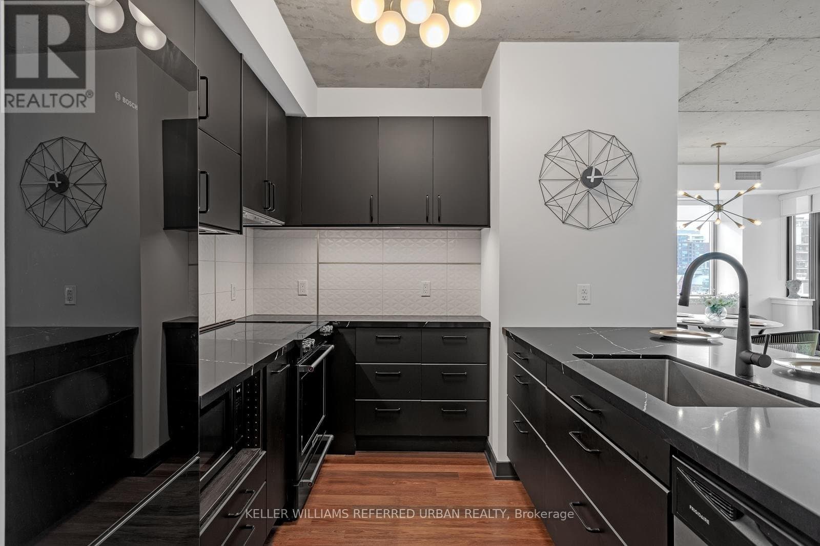 400 Wellington Street - Photo 4