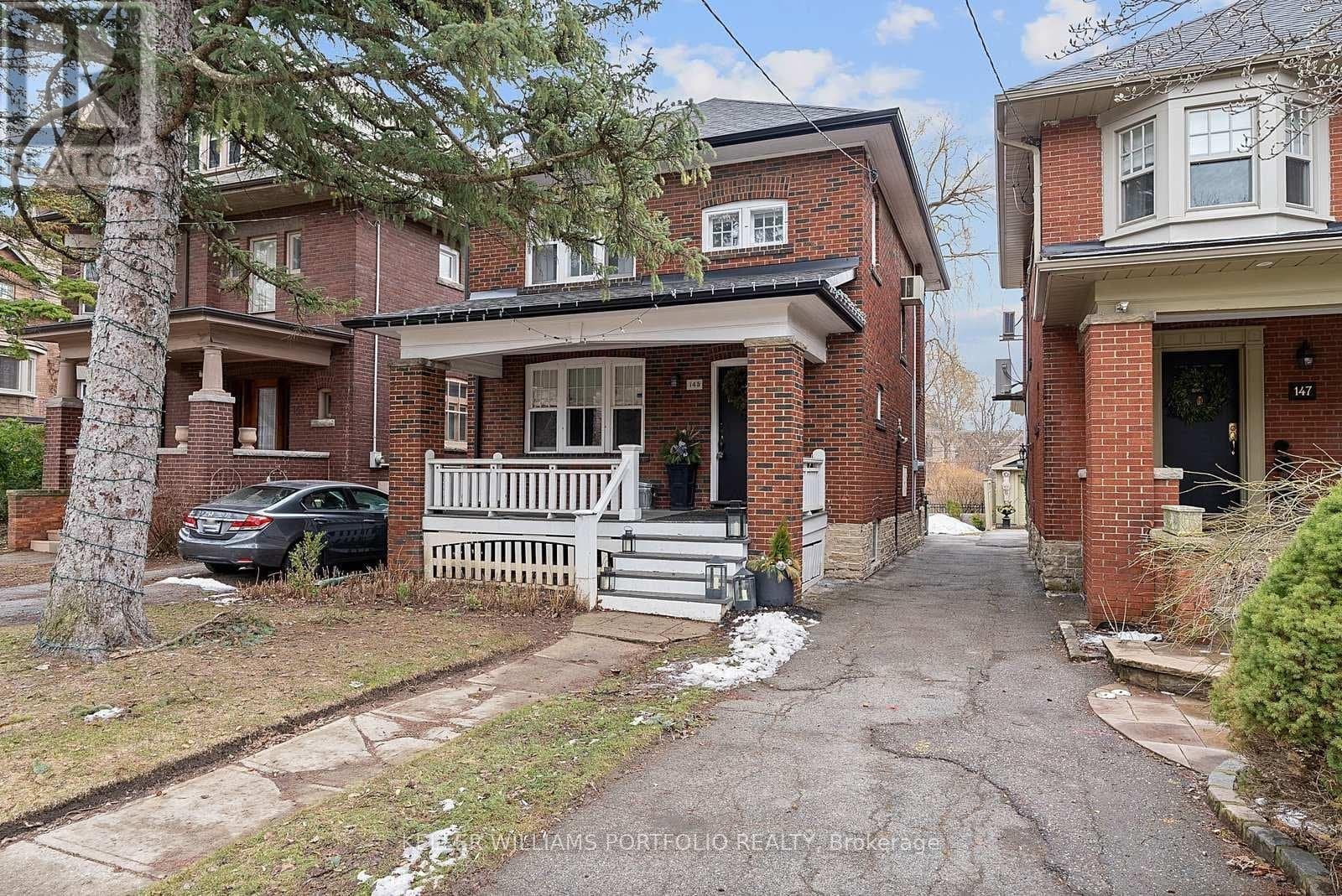 145 Glengrove Avenue - Photo 1
