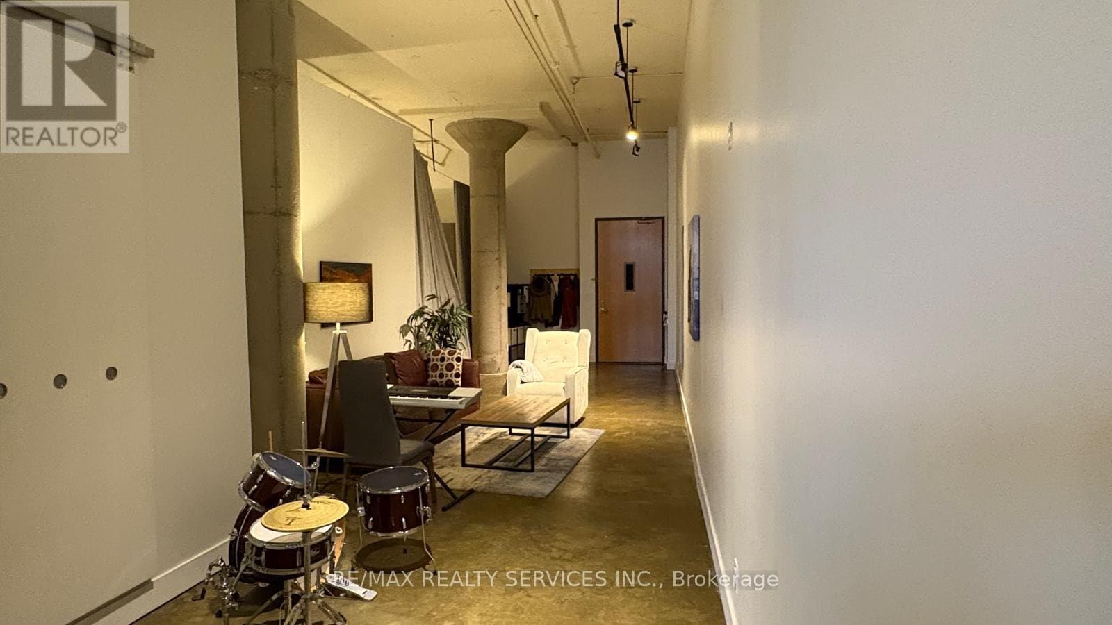 90 Sumach Street - Photo 2