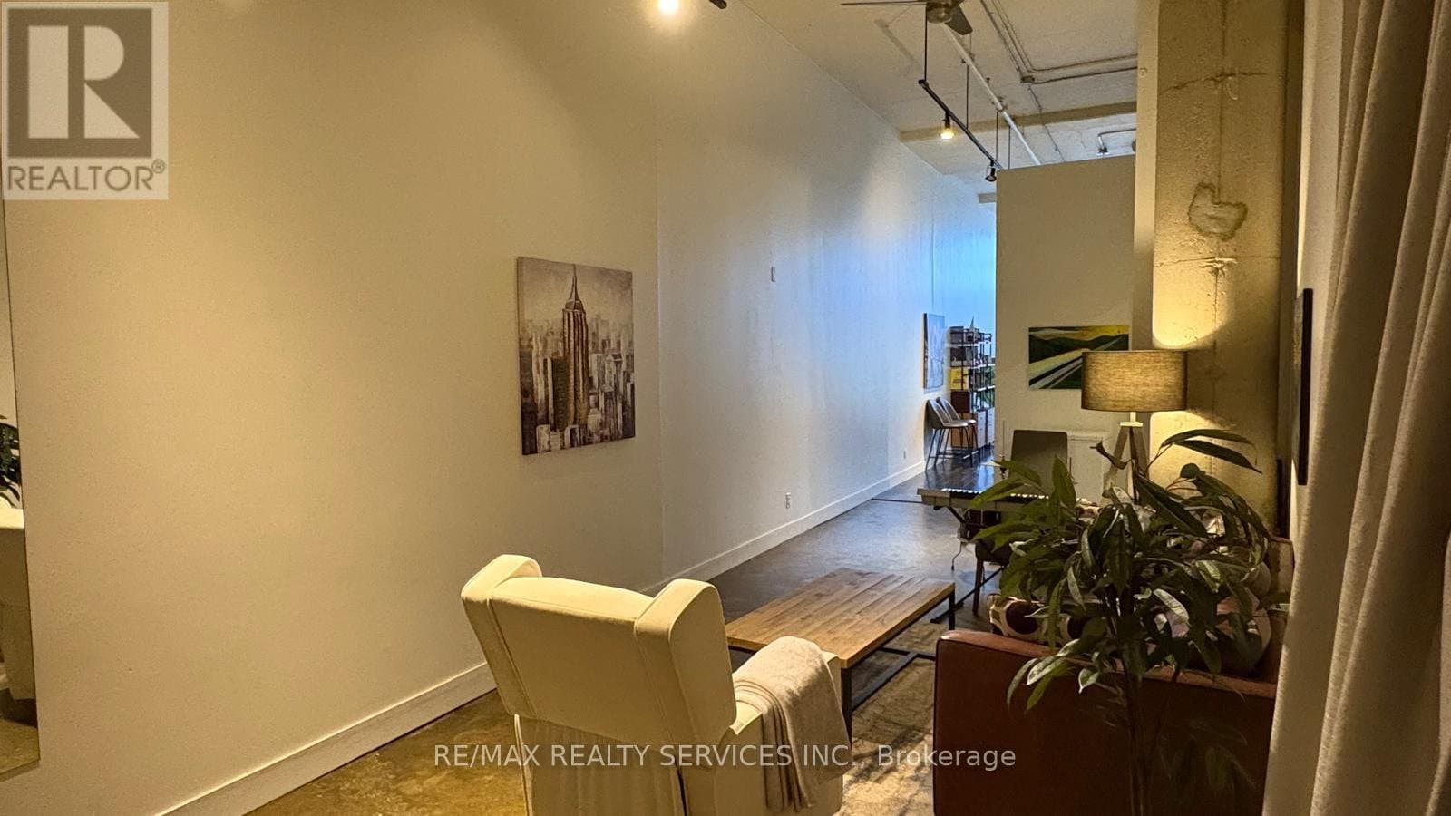 90 Sumach Street - Photo 3