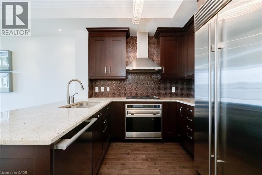 1717 AVENUE Road - Photo 3