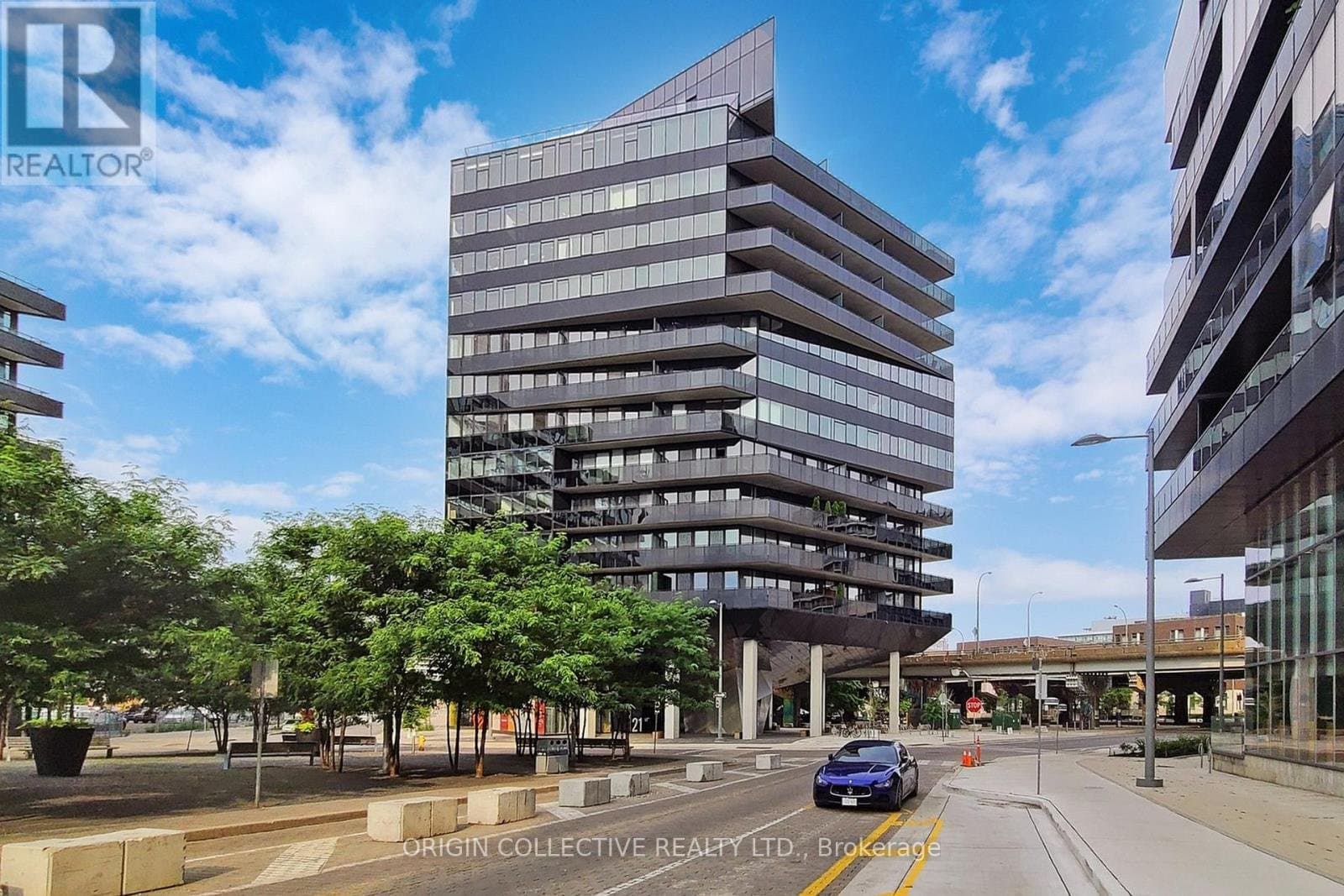 21 Lawren Harris Square - Photo 2