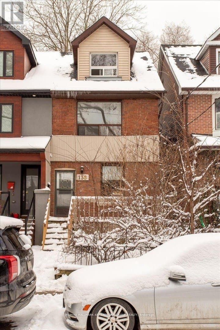 138 Booth Avenue - Photo 1