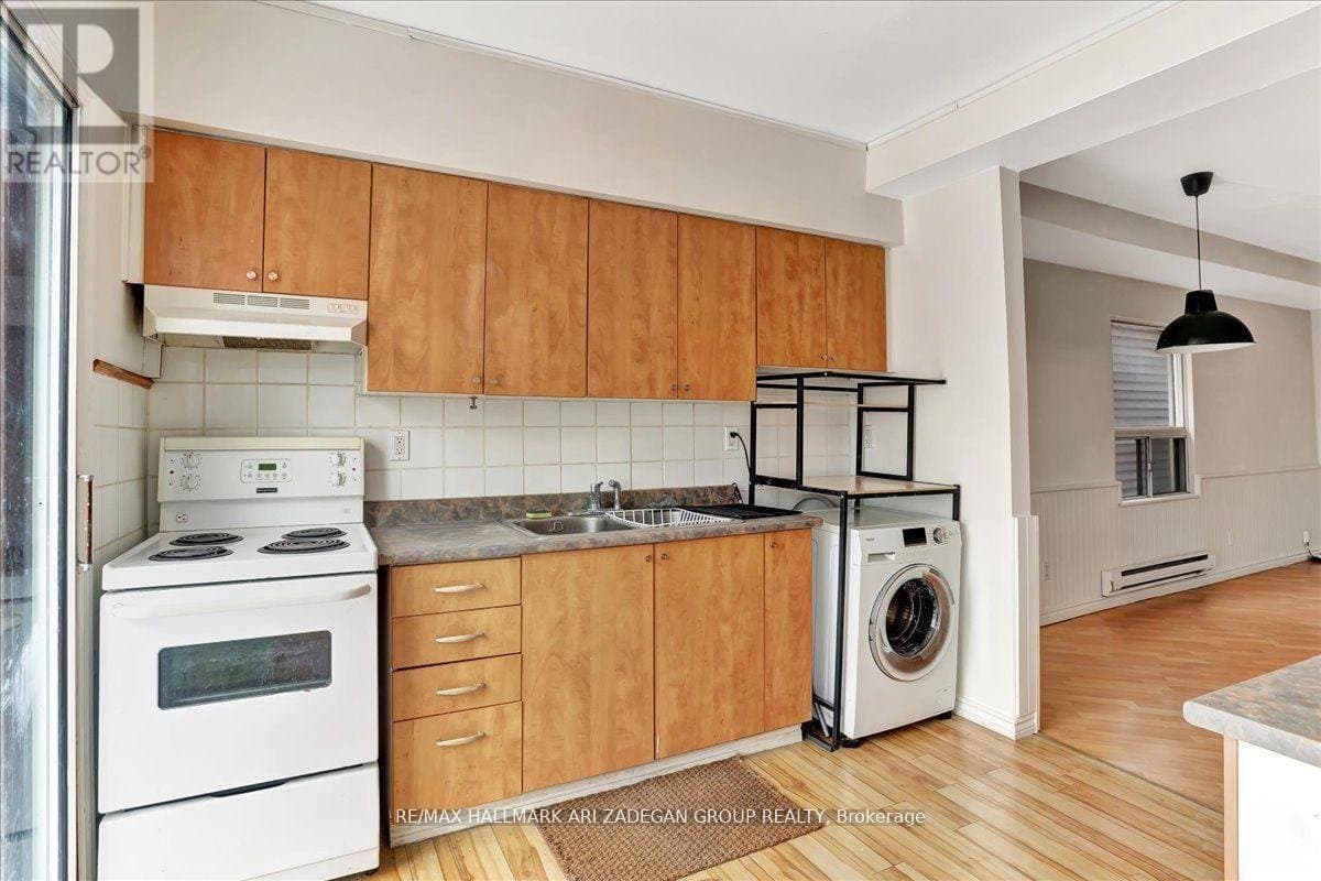 138 Booth Avenue - Photo 4