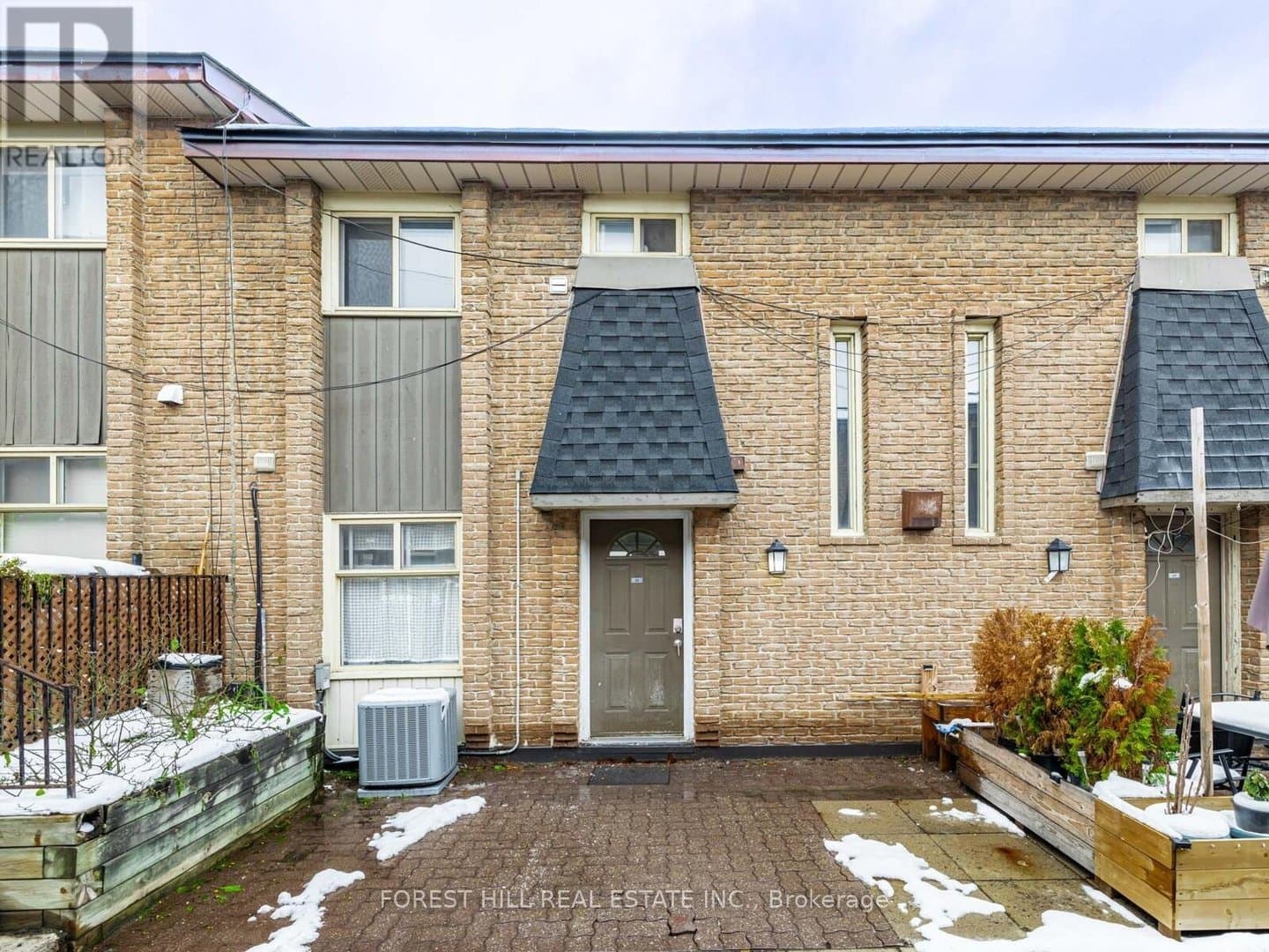 16 Rexdale Boulevard