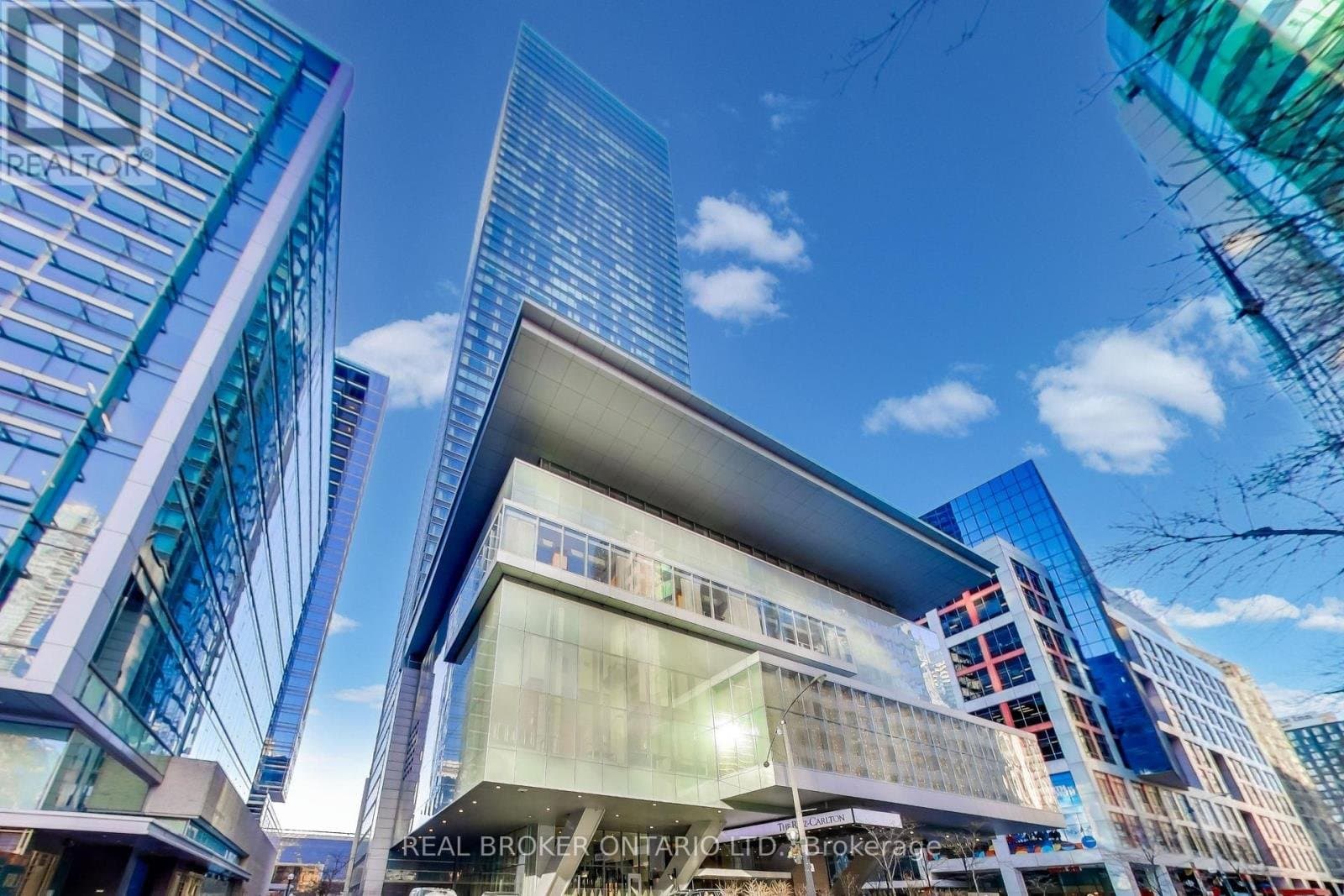 183 Wellington Street - Photo 2