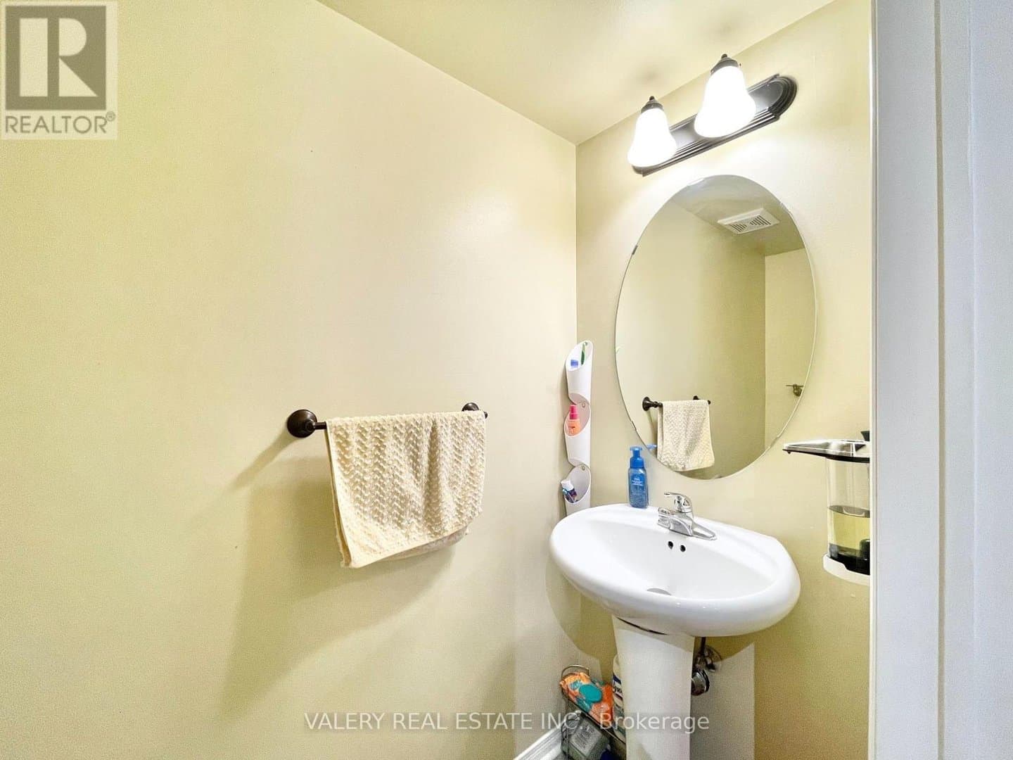 2788 Eglinton Avenue - Photo 3