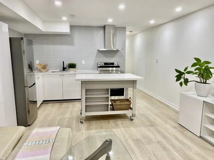 910 Saint Clarens Avenue - Photo 1
