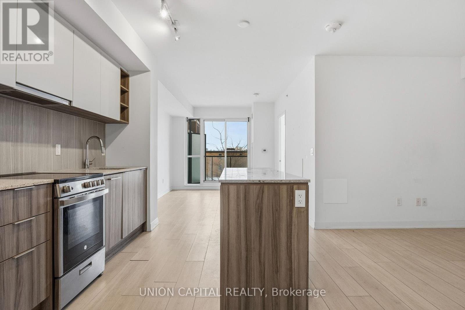 31 Tippett Road - Photo 3