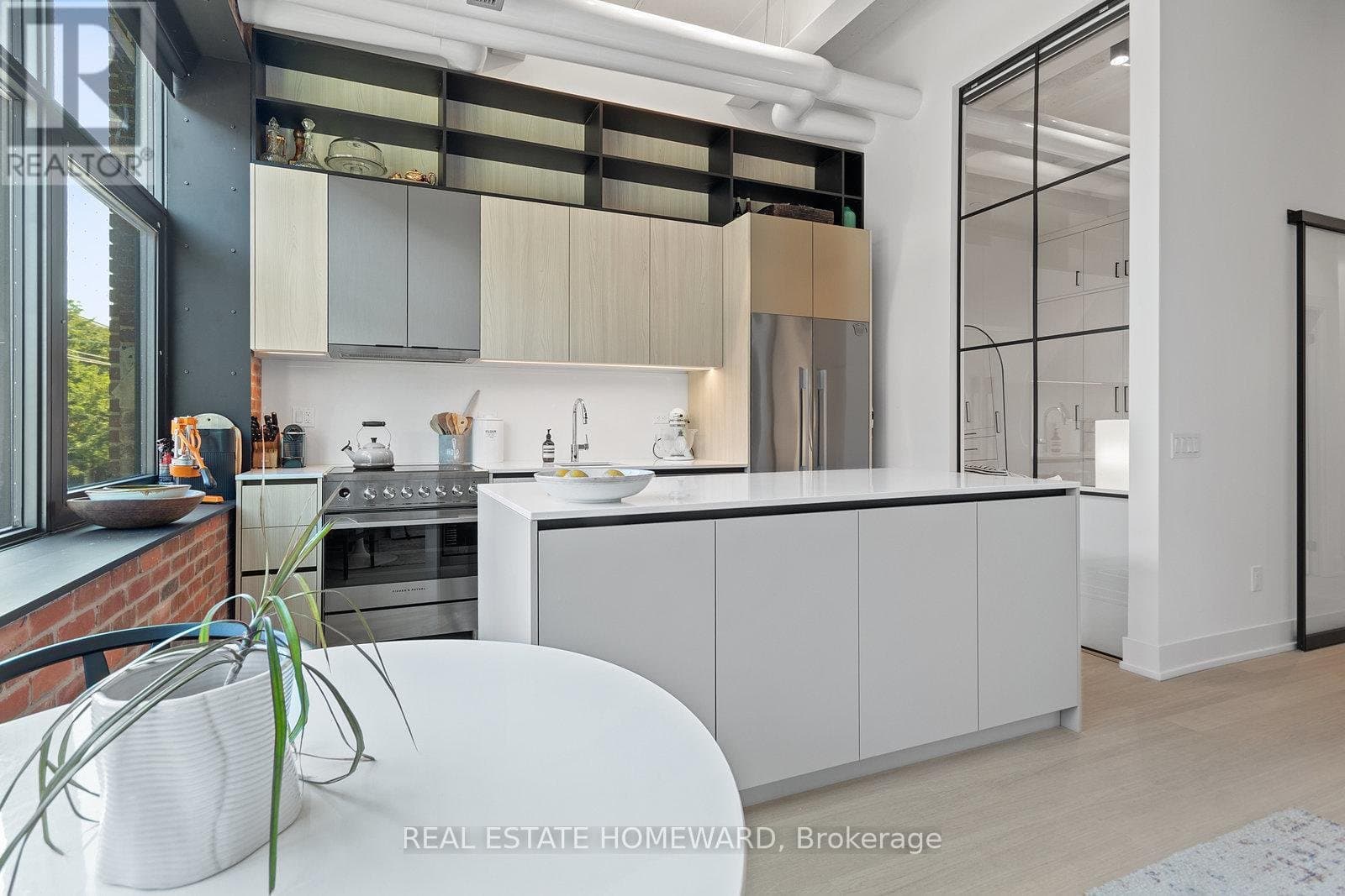150 Logan Avenue - Photo 2