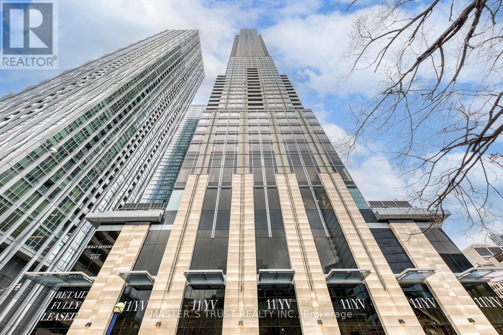 11 Yorkville Avenue - Photo 2