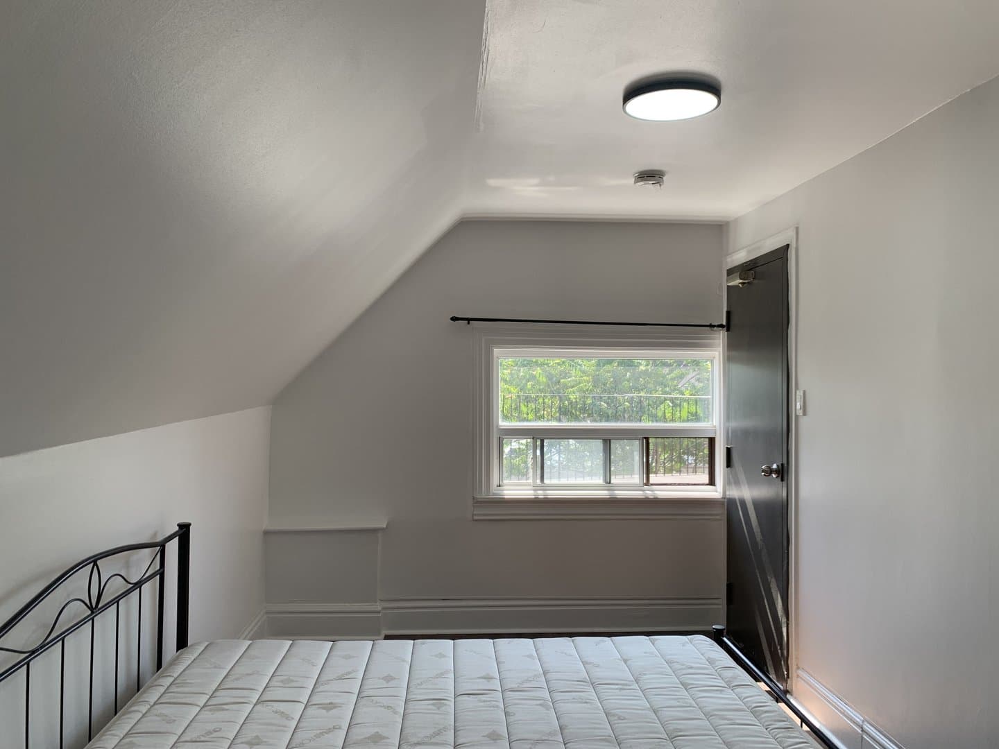 552 Lansdowne Avenue - Photo 1
