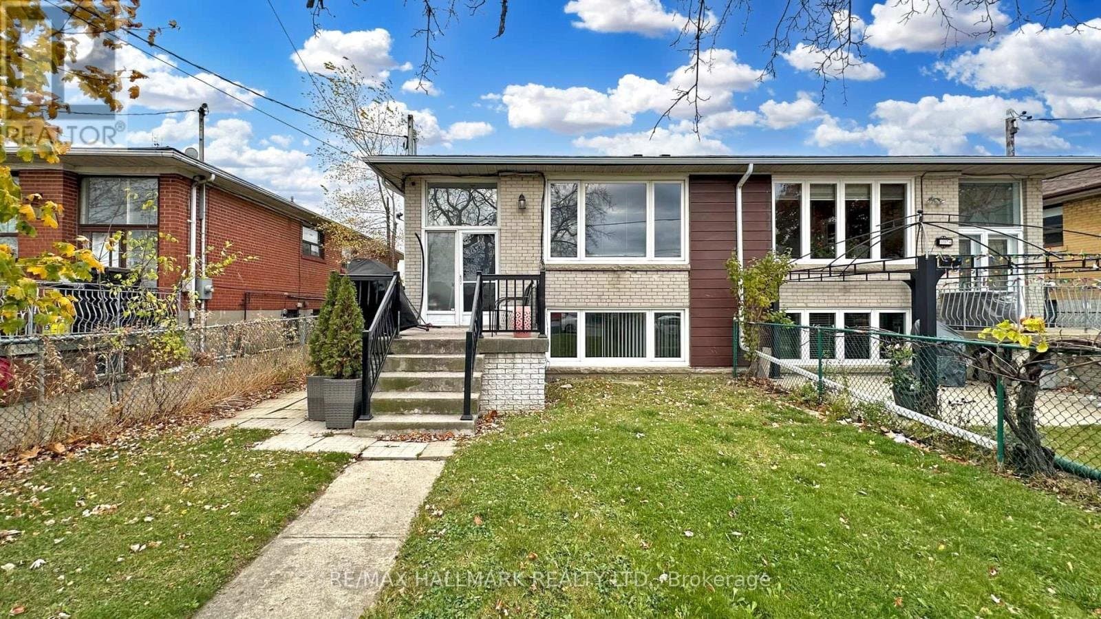 3572 Dufferin Street - Photo 1