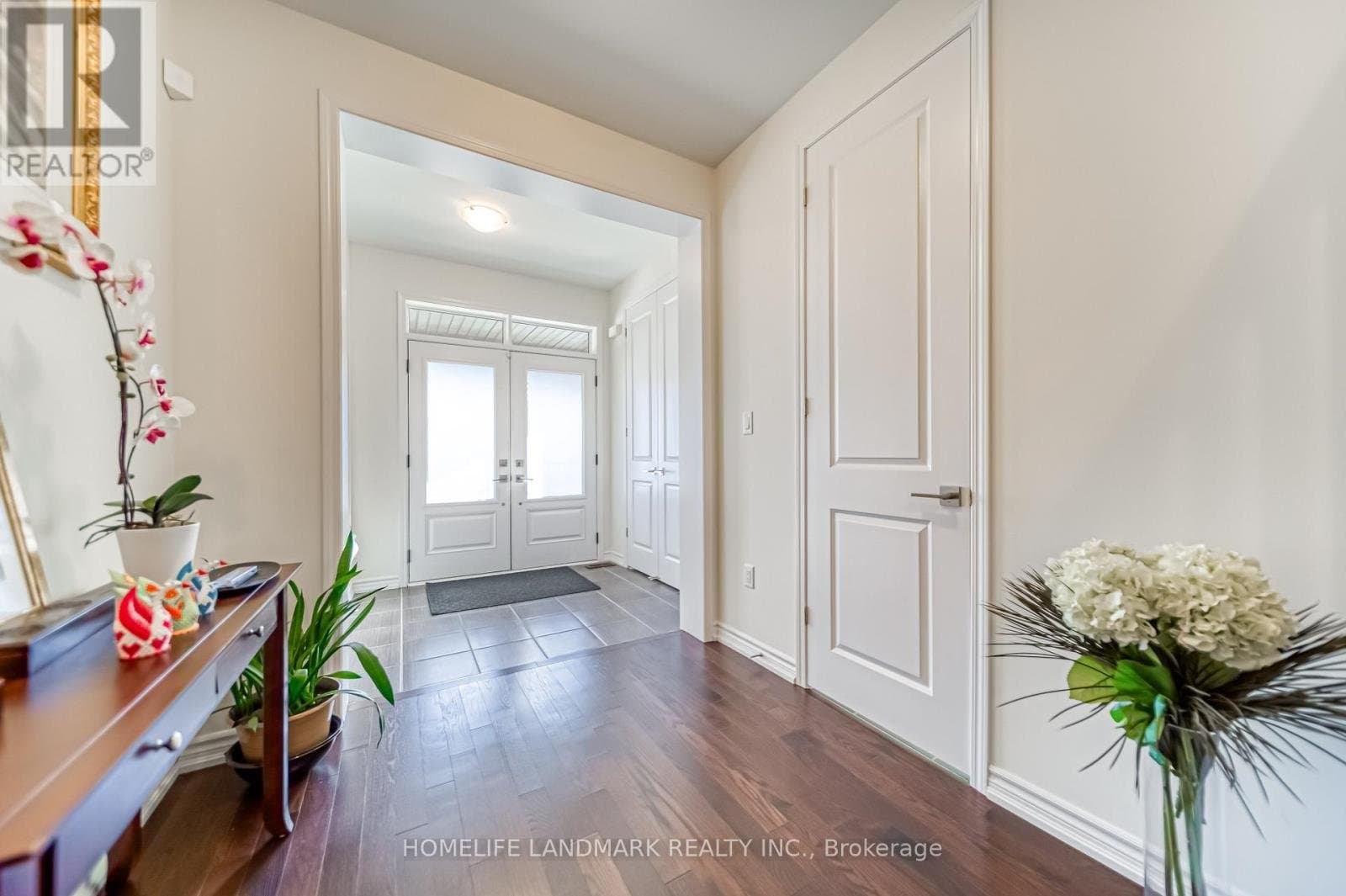 294 Valermo Drive - Photo 3