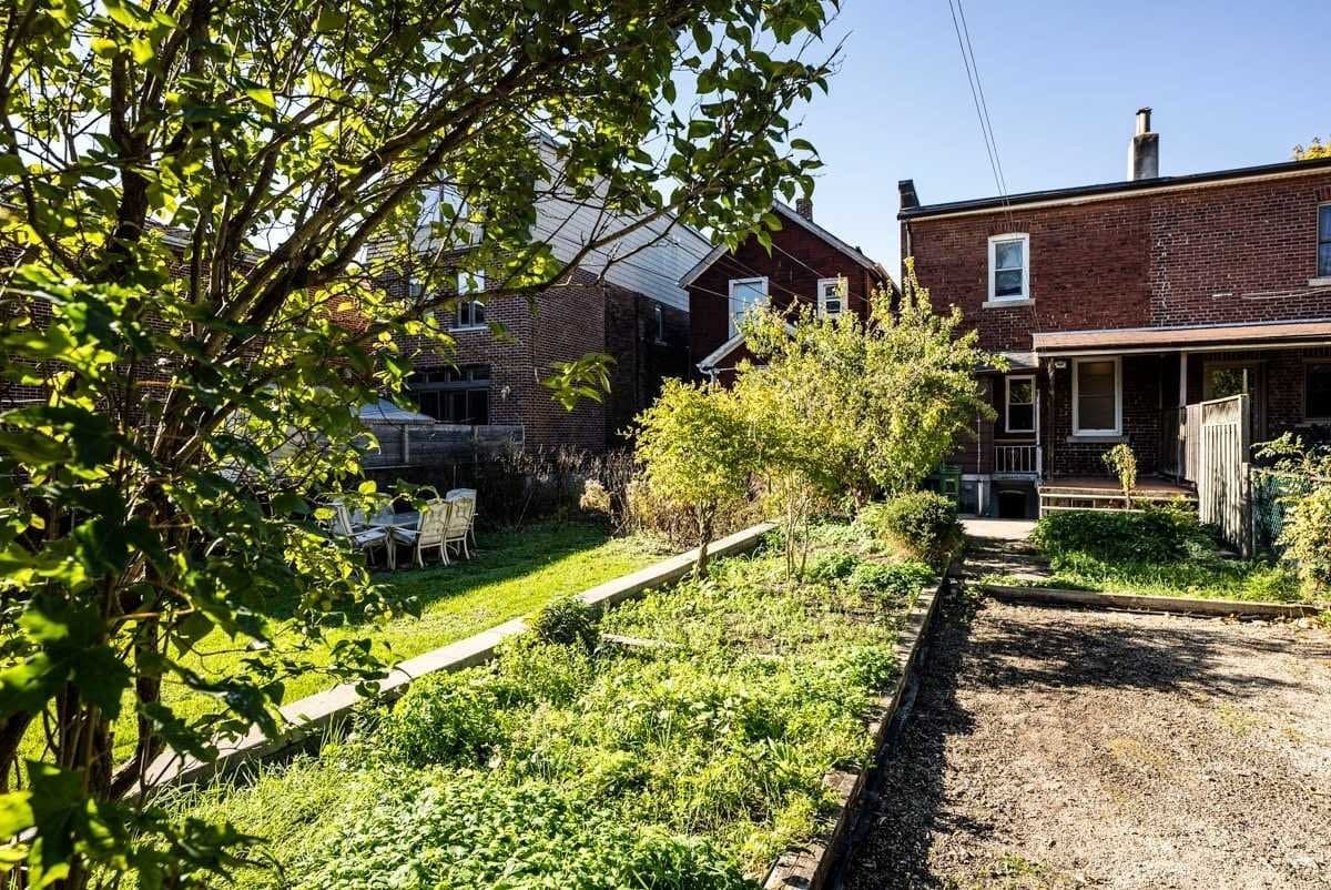 821 Gladstone Avenue - Photo 3