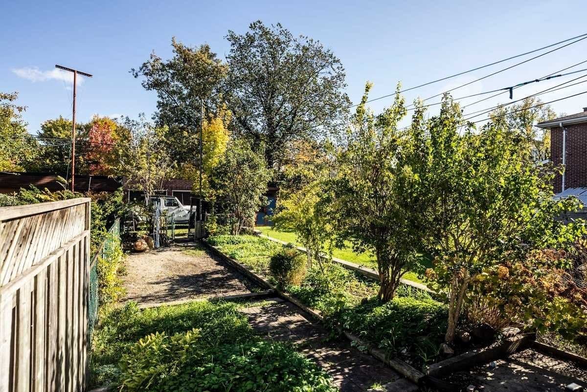 821 Gladstone Avenue - Photo 2