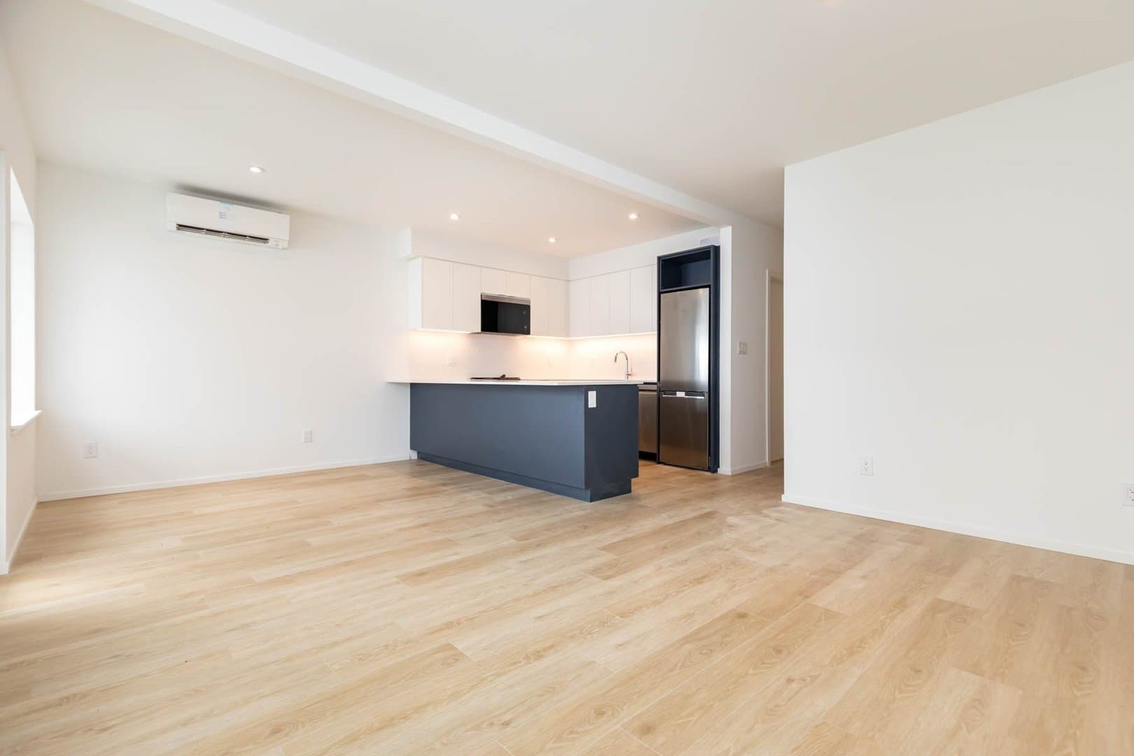 2165C Gerrard Street East - Photo 4