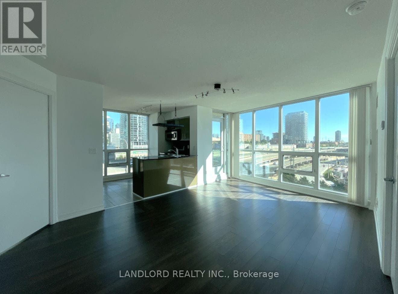 16 Yonge Street
