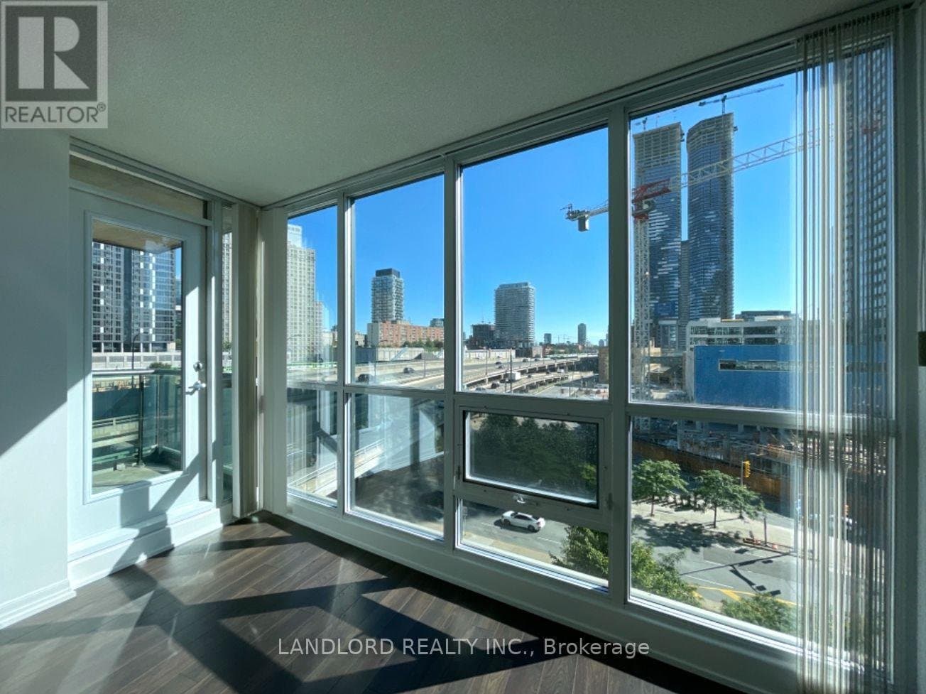 16 Yonge Street - Photo 3