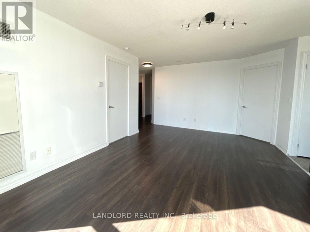 16 Yonge Street - Photo 4