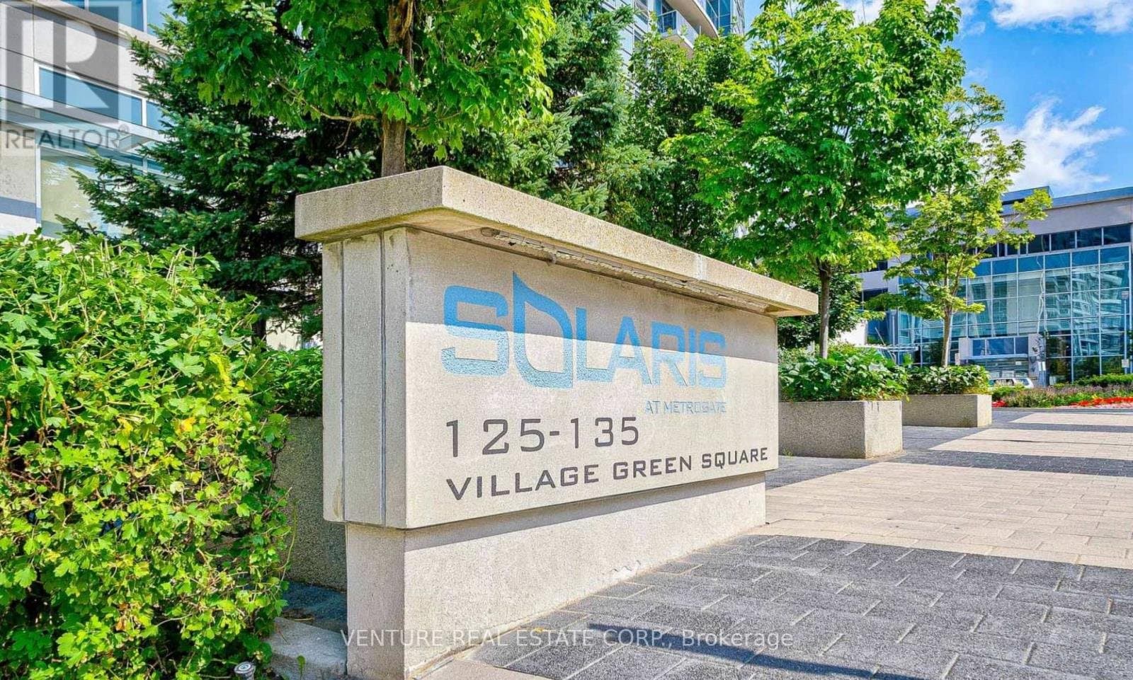 135 Village Green Square - Photo 2