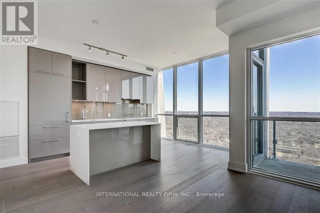 1 Yorkville Avenue - Photo 3
