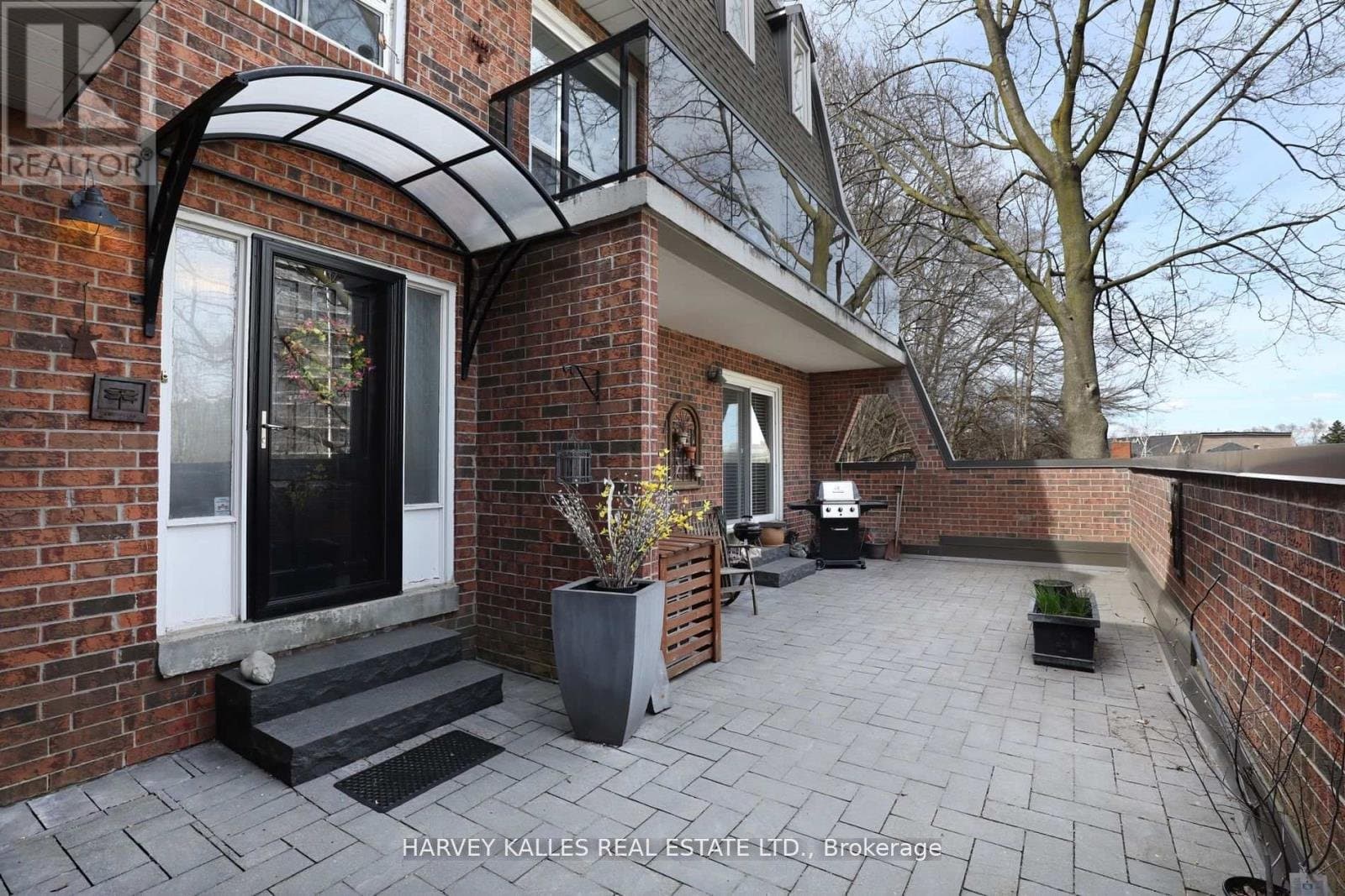 18 La Rose Avenue - Photo 1