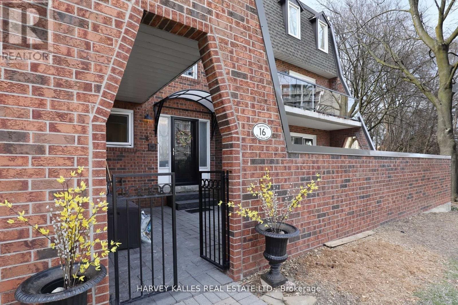 18 La Rose Avenue - Photo 2