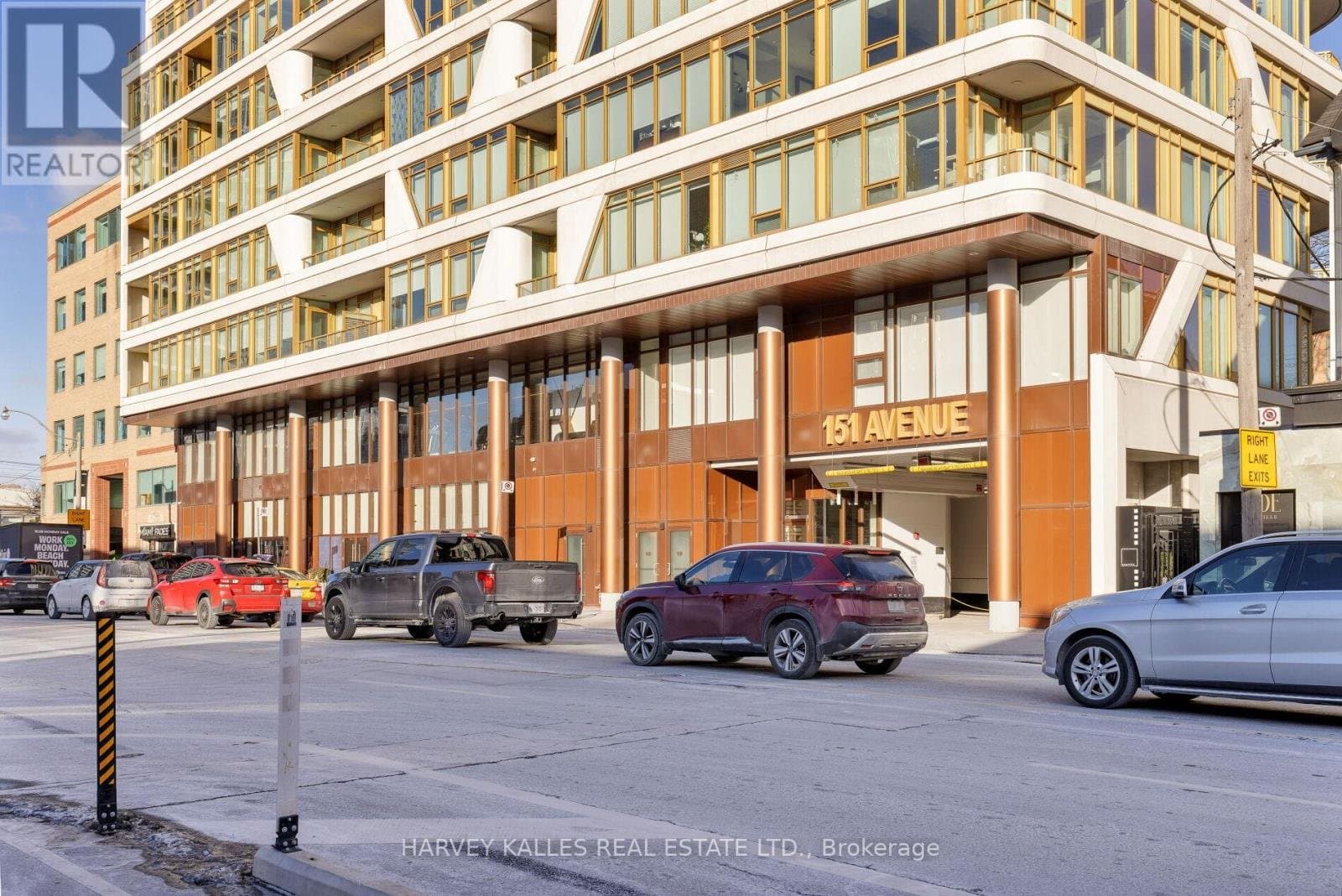 151 Avenue Road - Photo 2