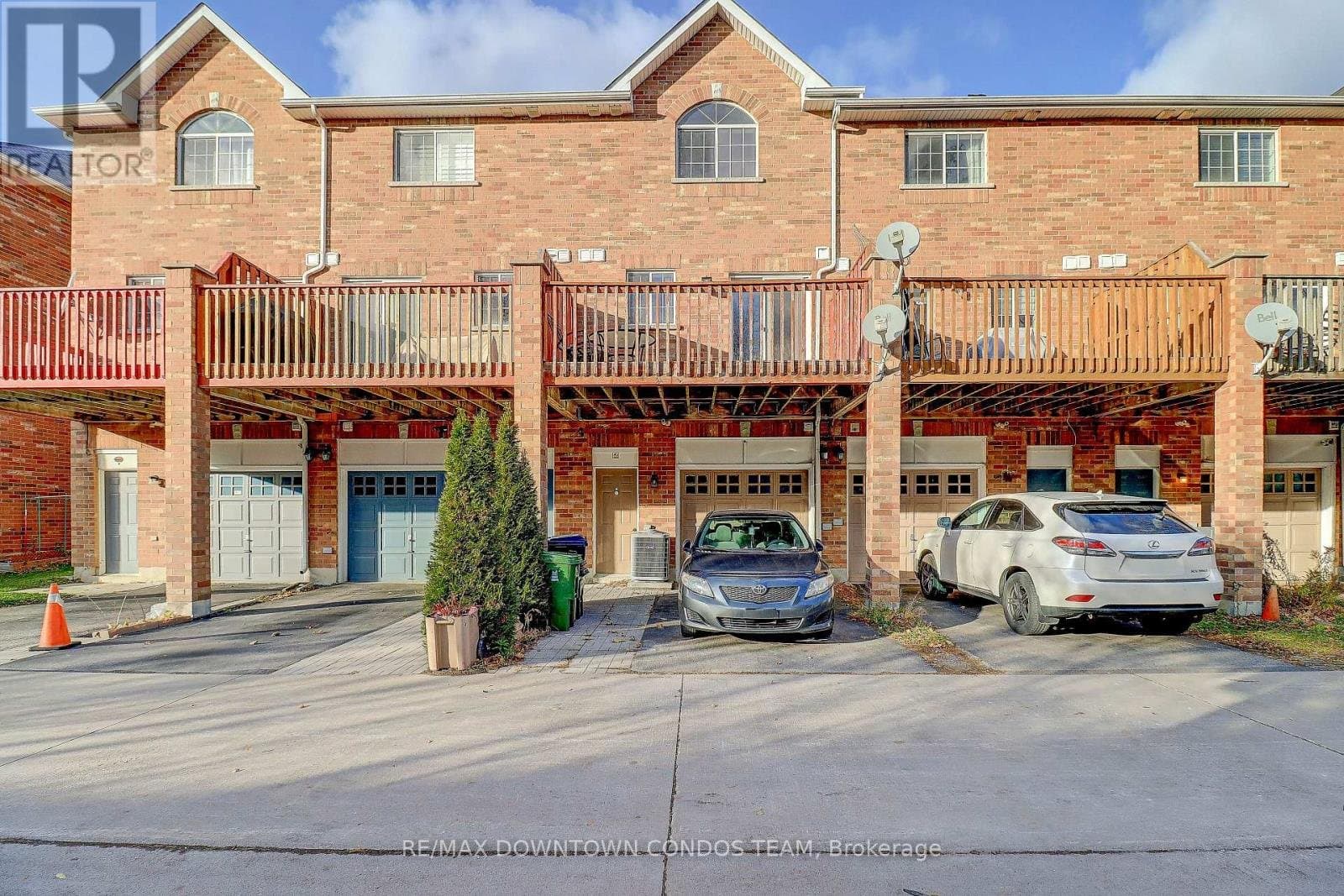 4271A Lawrence Avenue - Photo 2