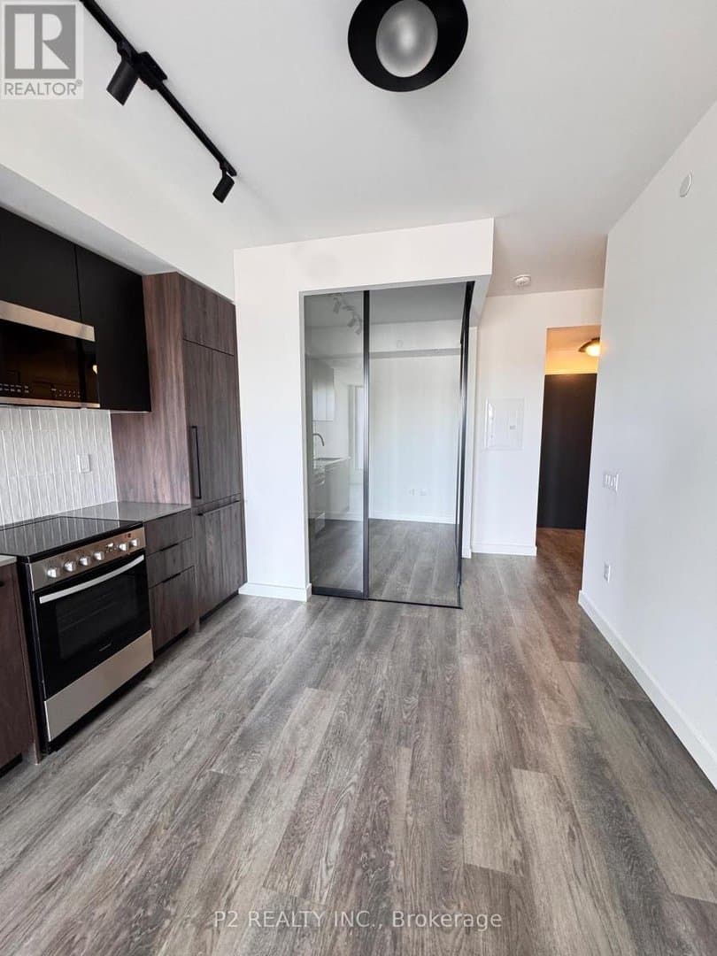1635 Military Trail