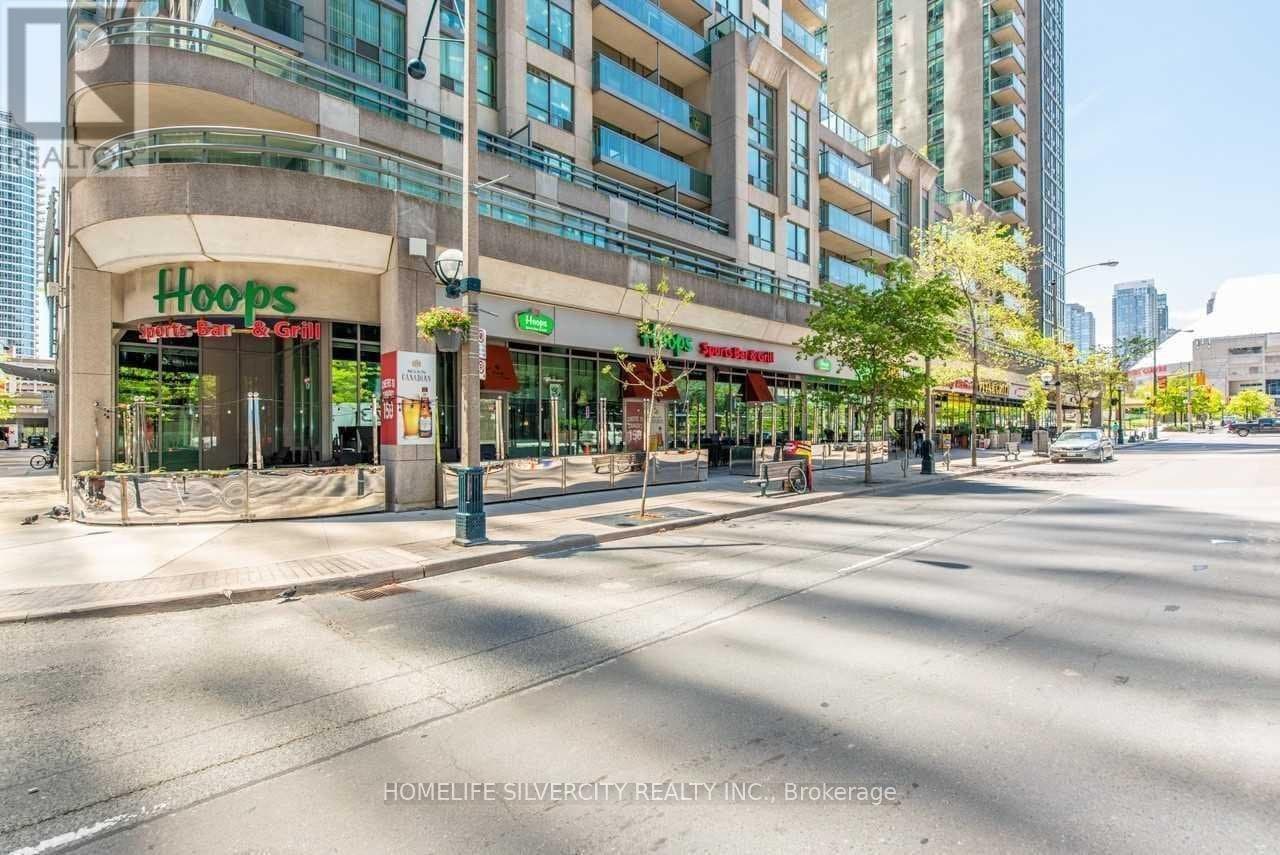 30 Grand Trunk Crescent - Photo 4