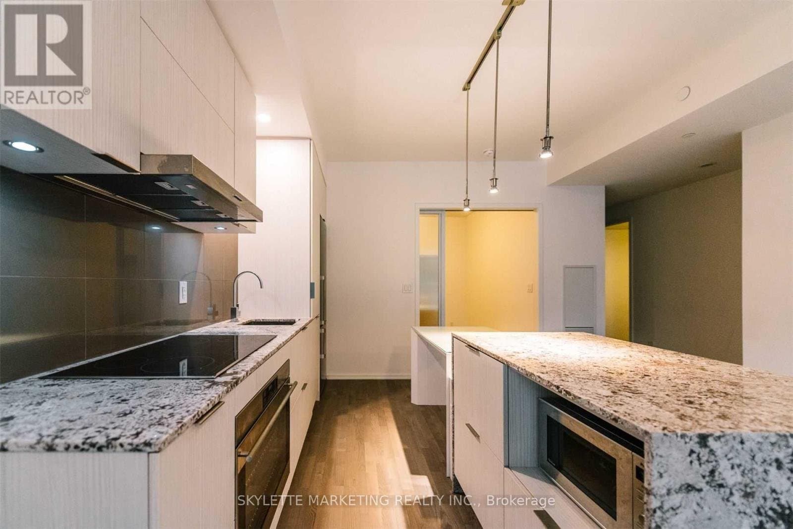 1 Bloor Street - Photo 3