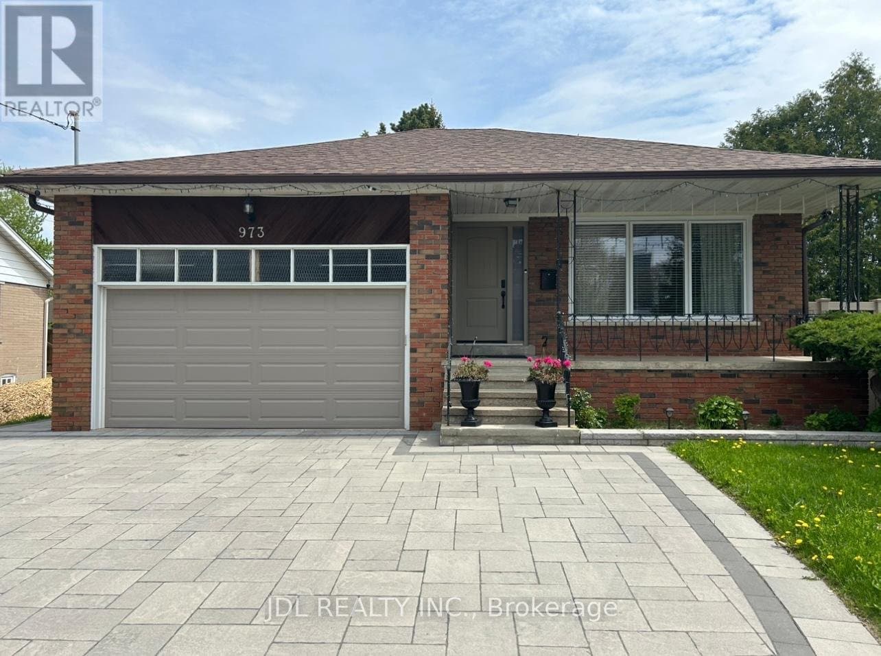 973 Willowdale Ave Avenue - Photo 1