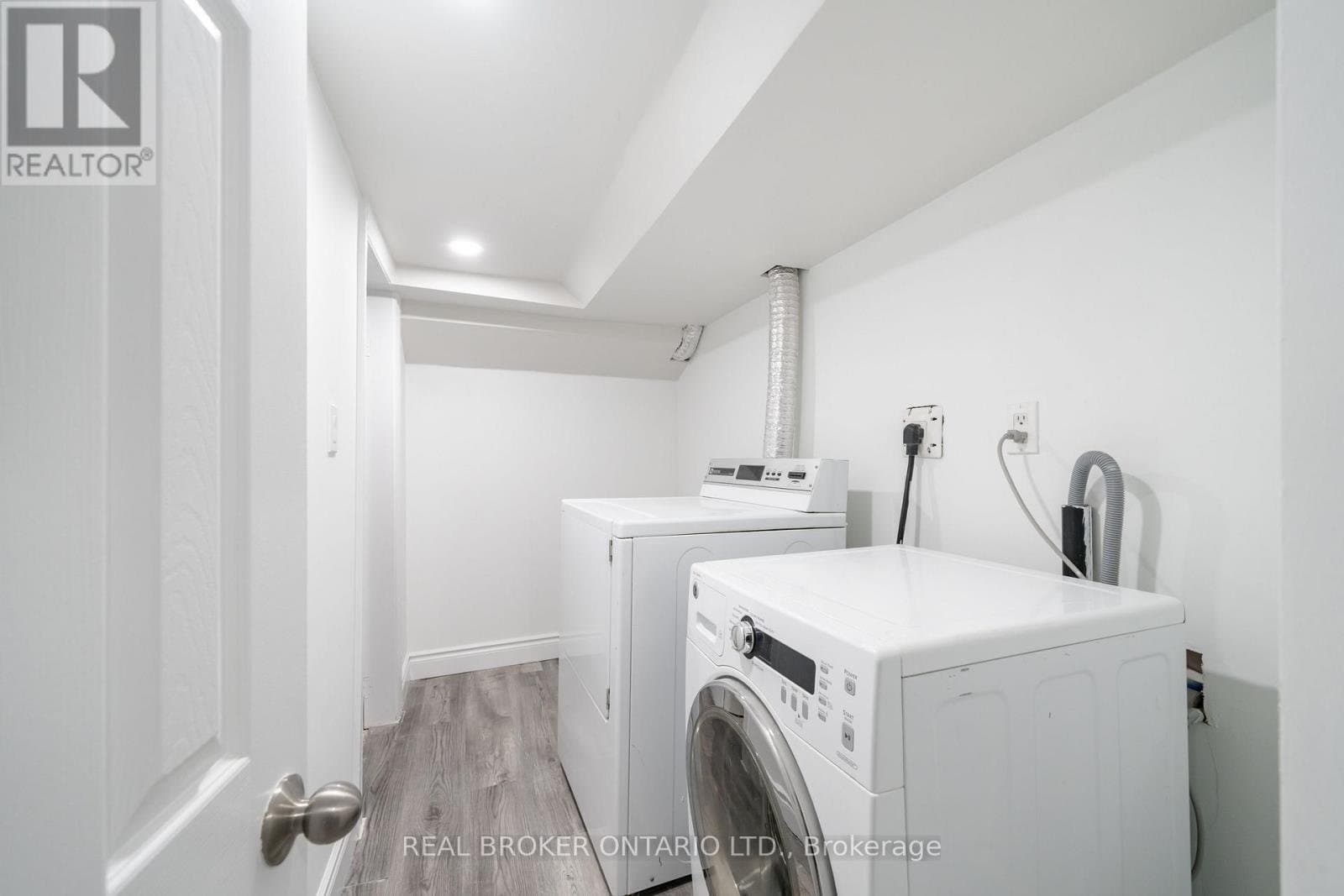 12 VILLA Road - Photo 4