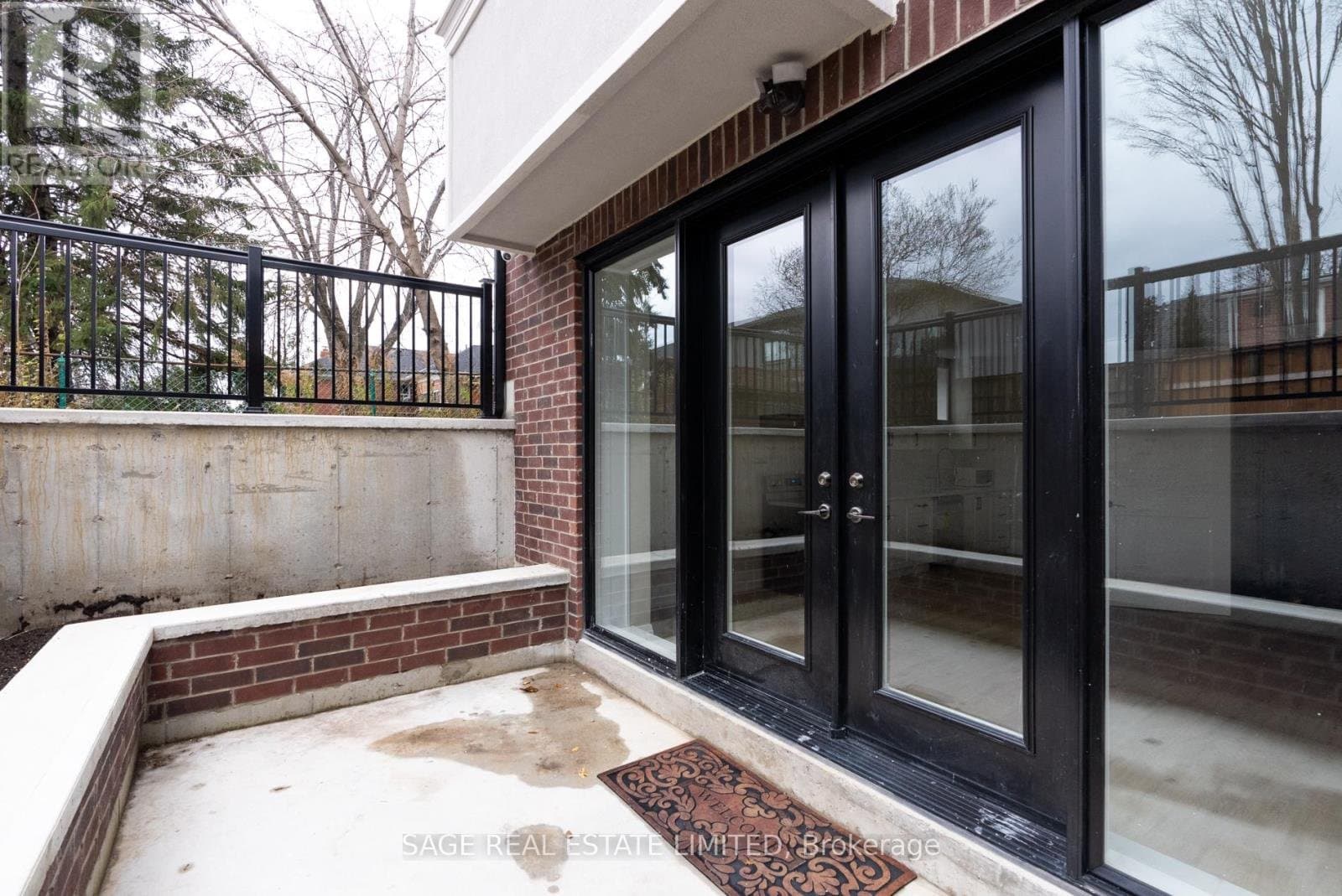 185 Fairholme Avenue - Photo 4
