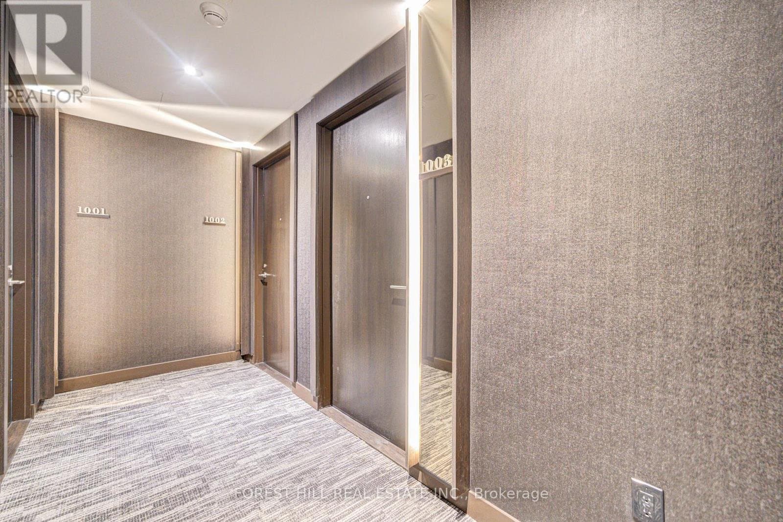 11 Yorkville Avenue - Photo 4
