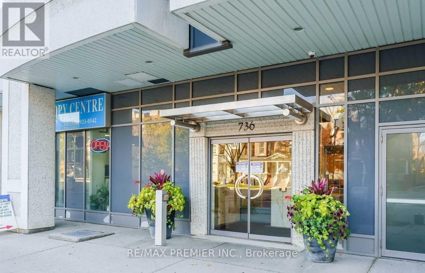 736 Spadina Avenue - Photo 2