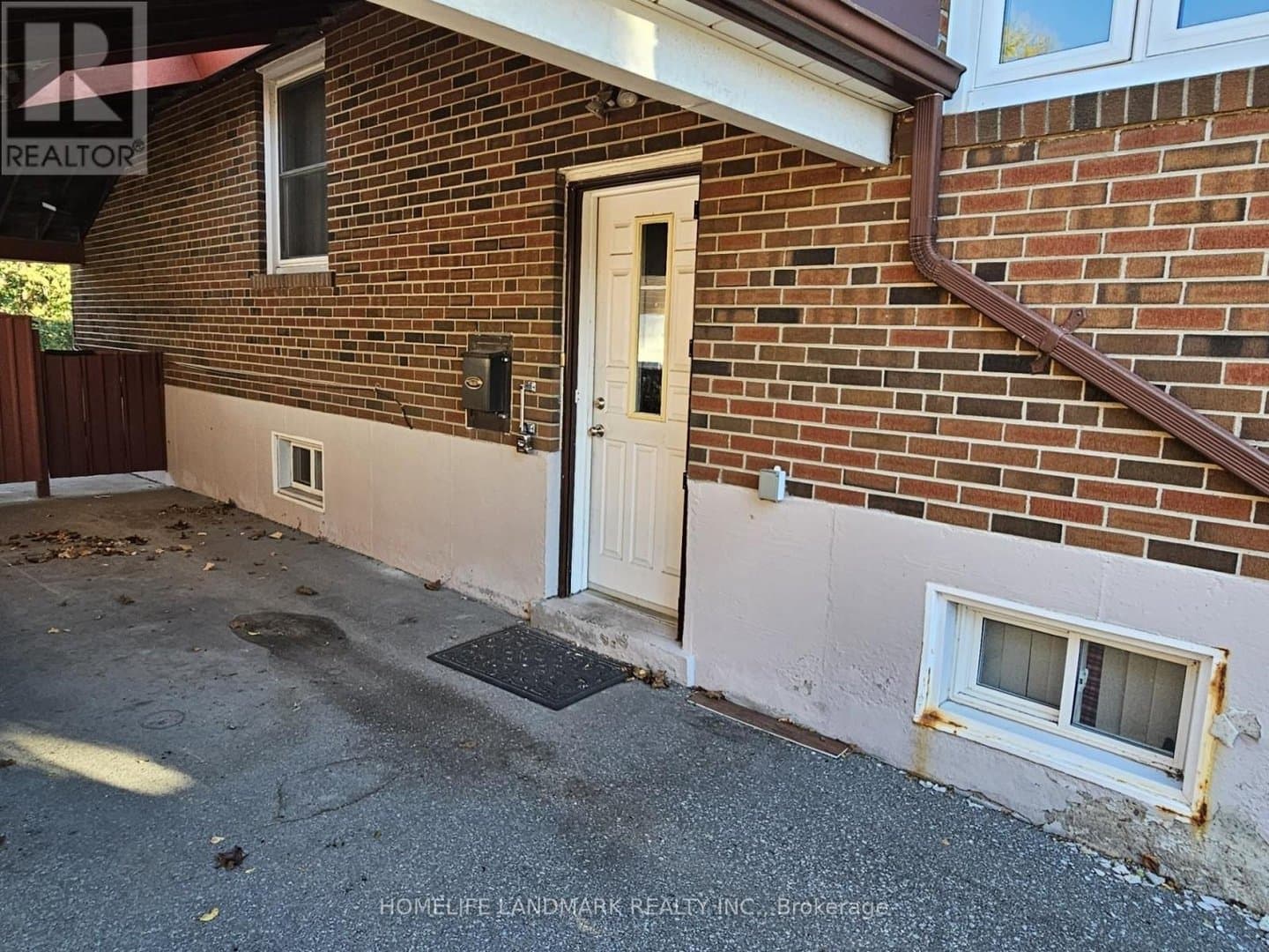 147 Fitzgibbon Avenue - Photo 3